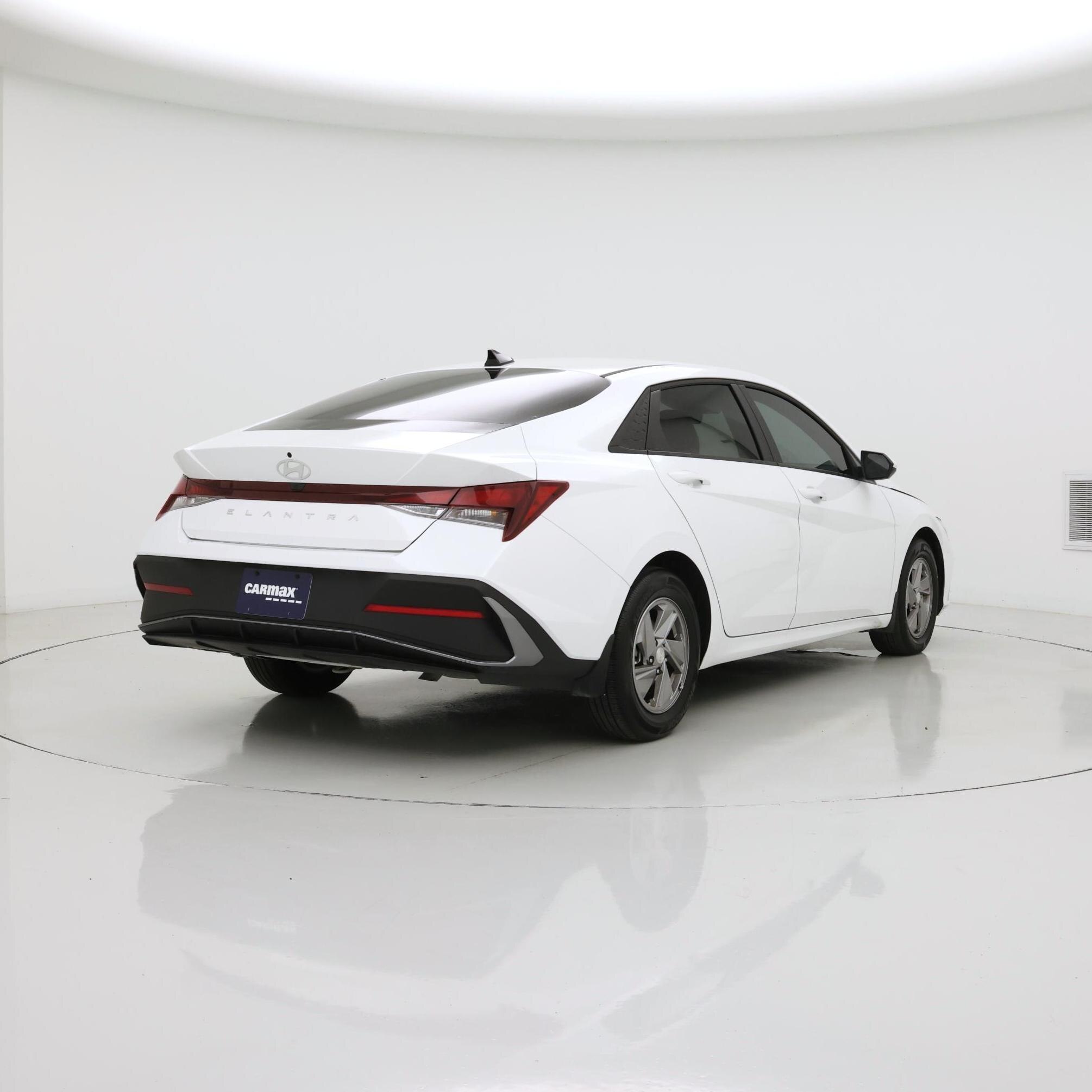Thumbnail: 2025 Hyundai Elantra - 8