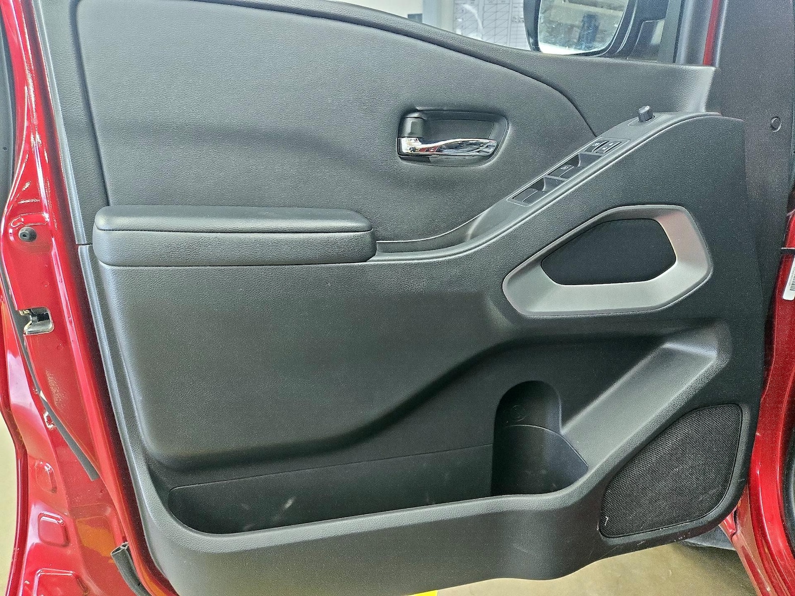 2025 Nissan Frontier SV - Photo 13