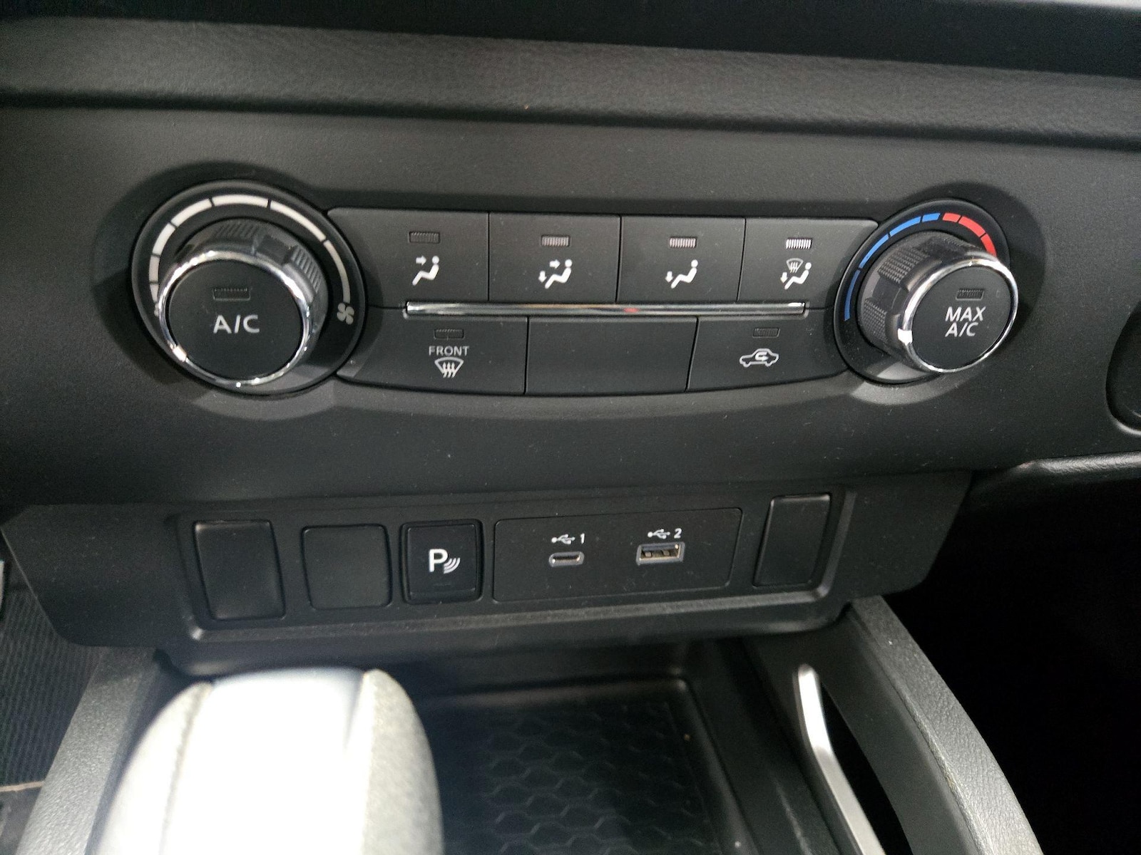 2025 Nissan Frontier SV - Photo 17