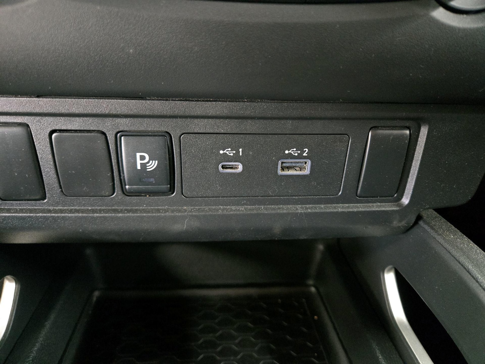 2025 Nissan Frontier SV - Photo 19