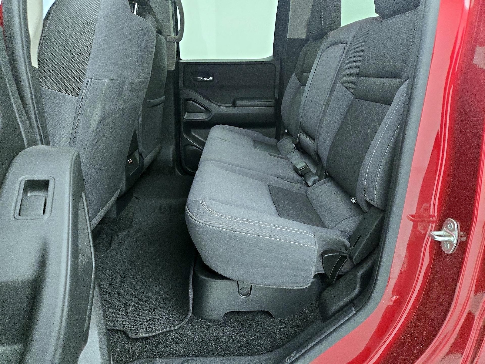 2025 Nissan Frontier SV - Photo 20