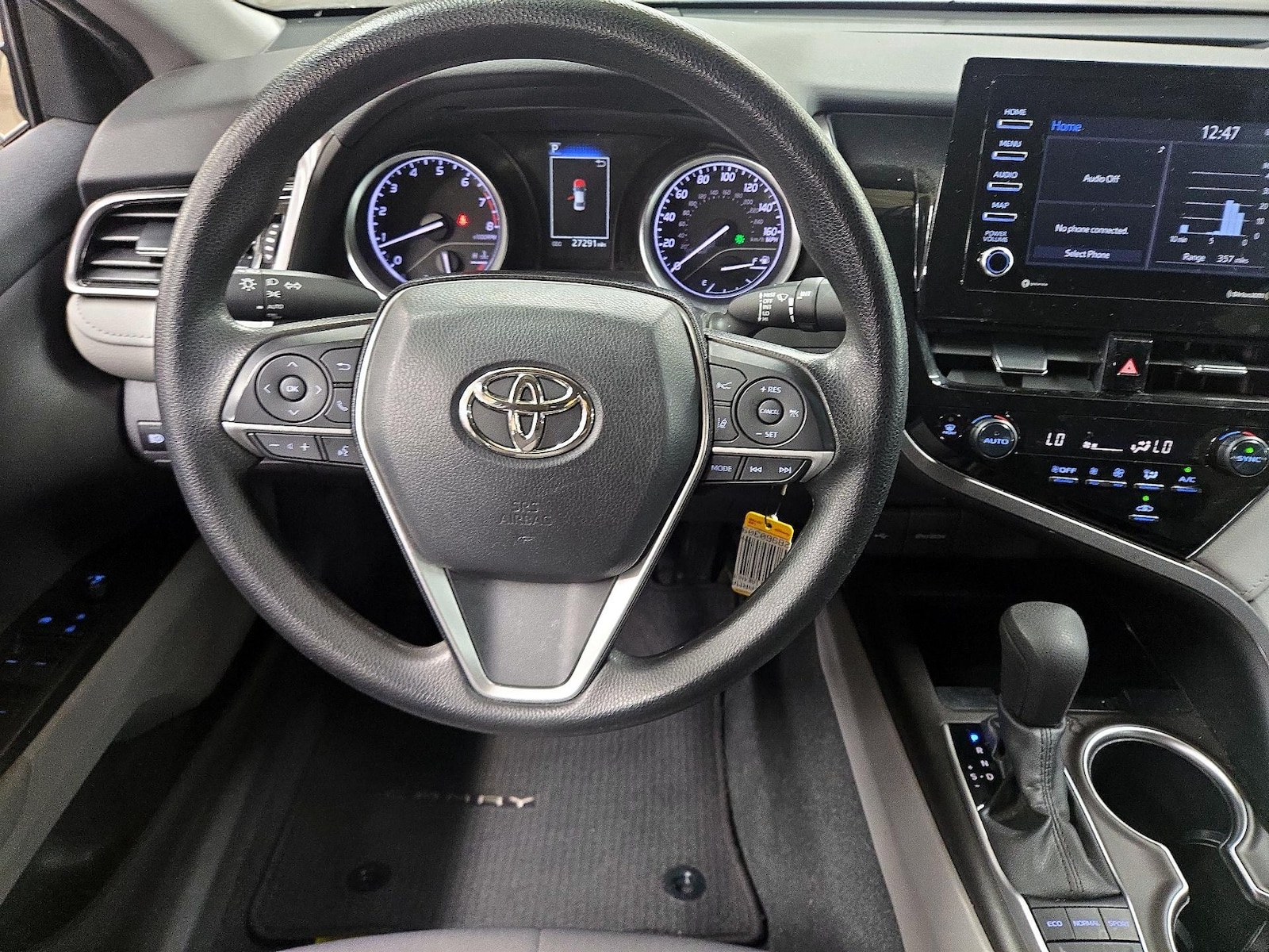 2022 Toyota Camry LE - Photo 11