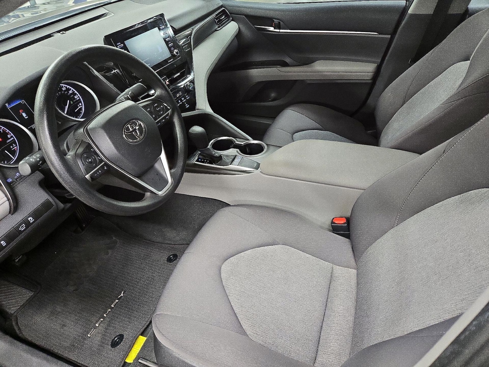 2022 Toyota Camry LE - Photo 12