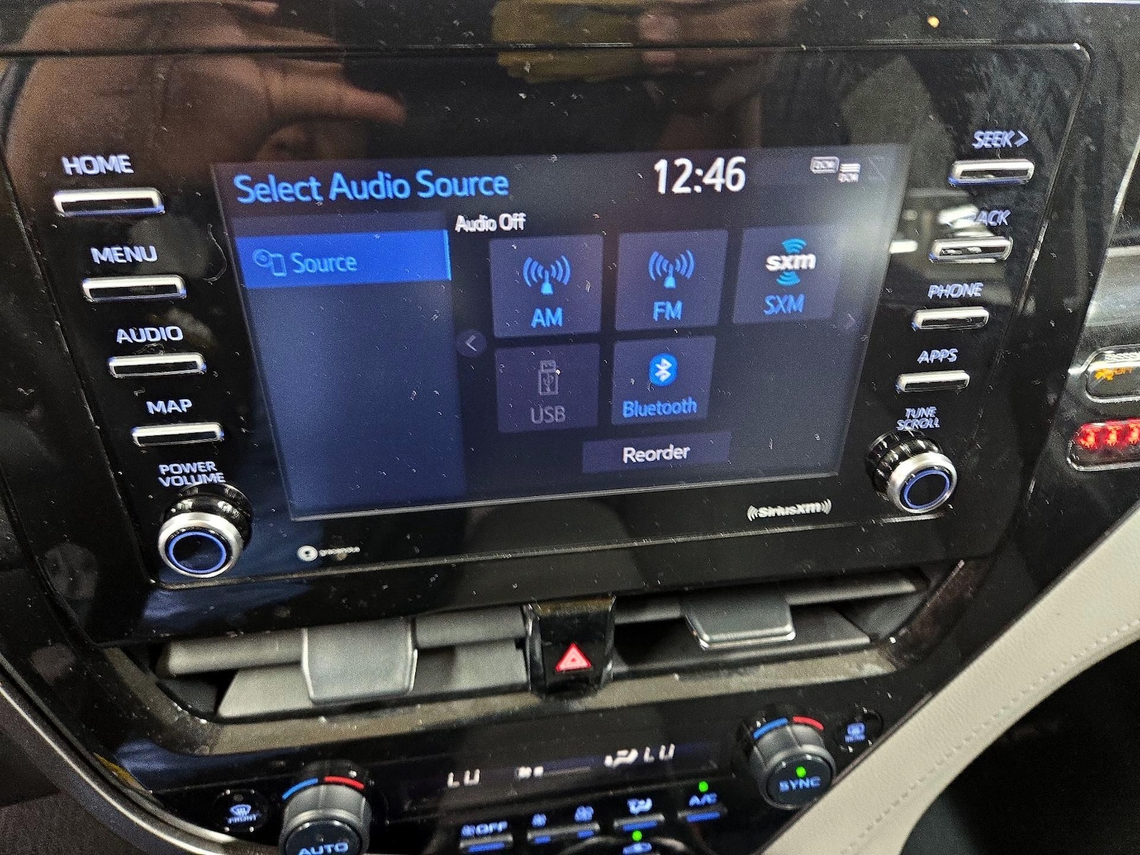 2022 Toyota Camry LE - Photo 16