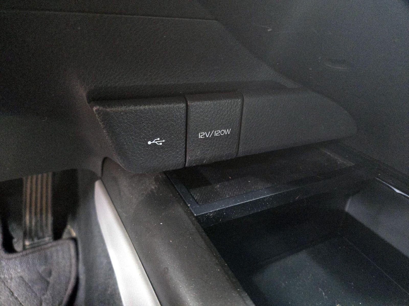2022 Toyota Camry LE - Photo 19