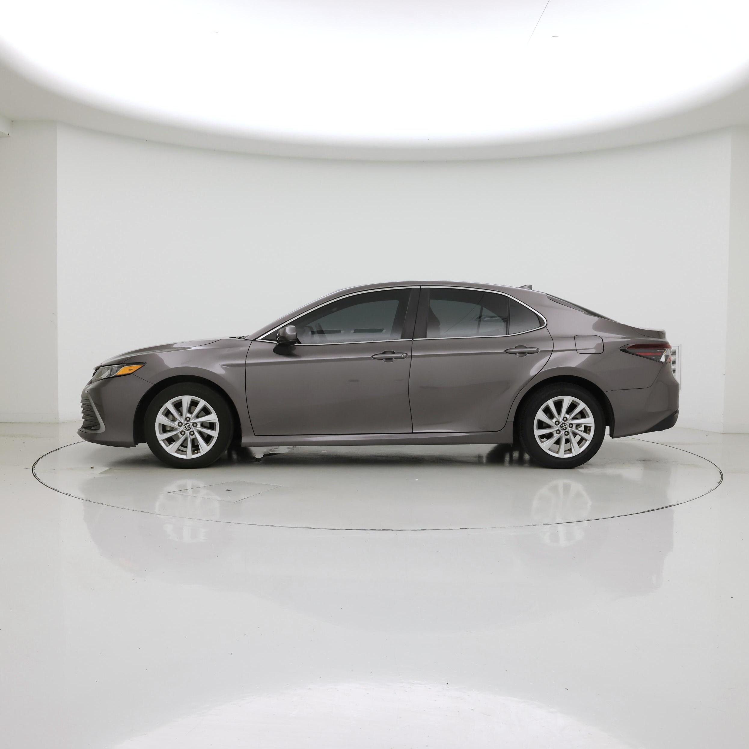 Thumbnail: 2022 Toyota Camry - 3
