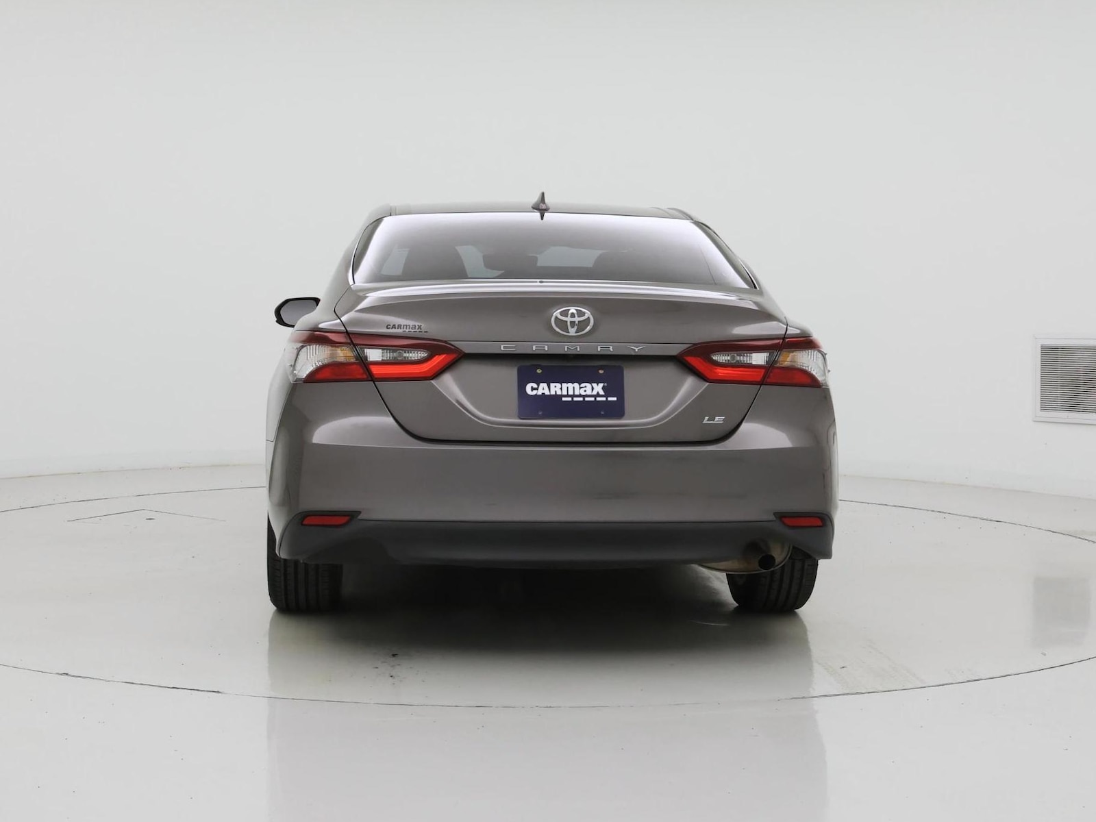 2022 Toyota Camry LE - Photo 7