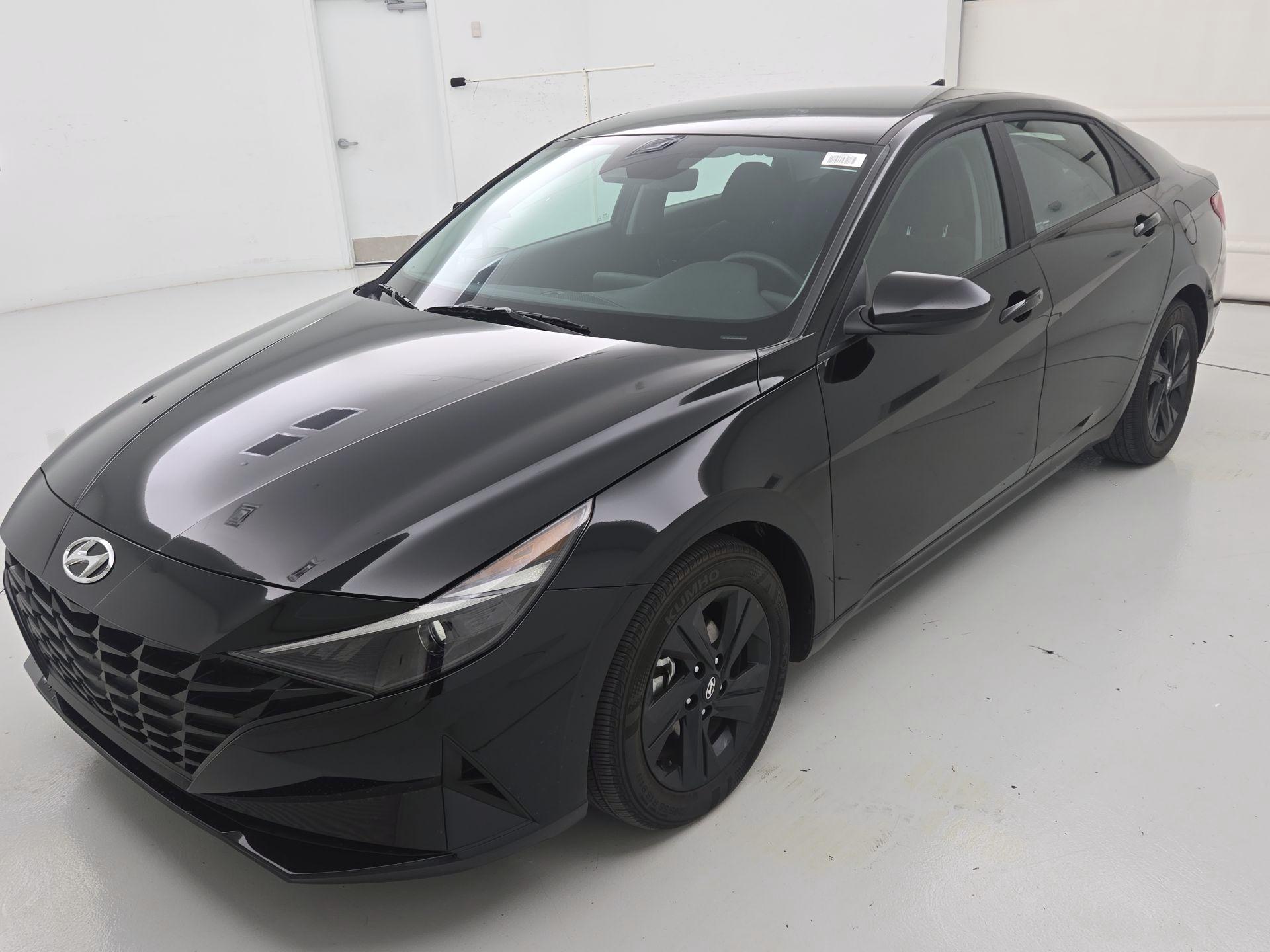 Thumbnail: 2023 Hyundai Elantra - 3