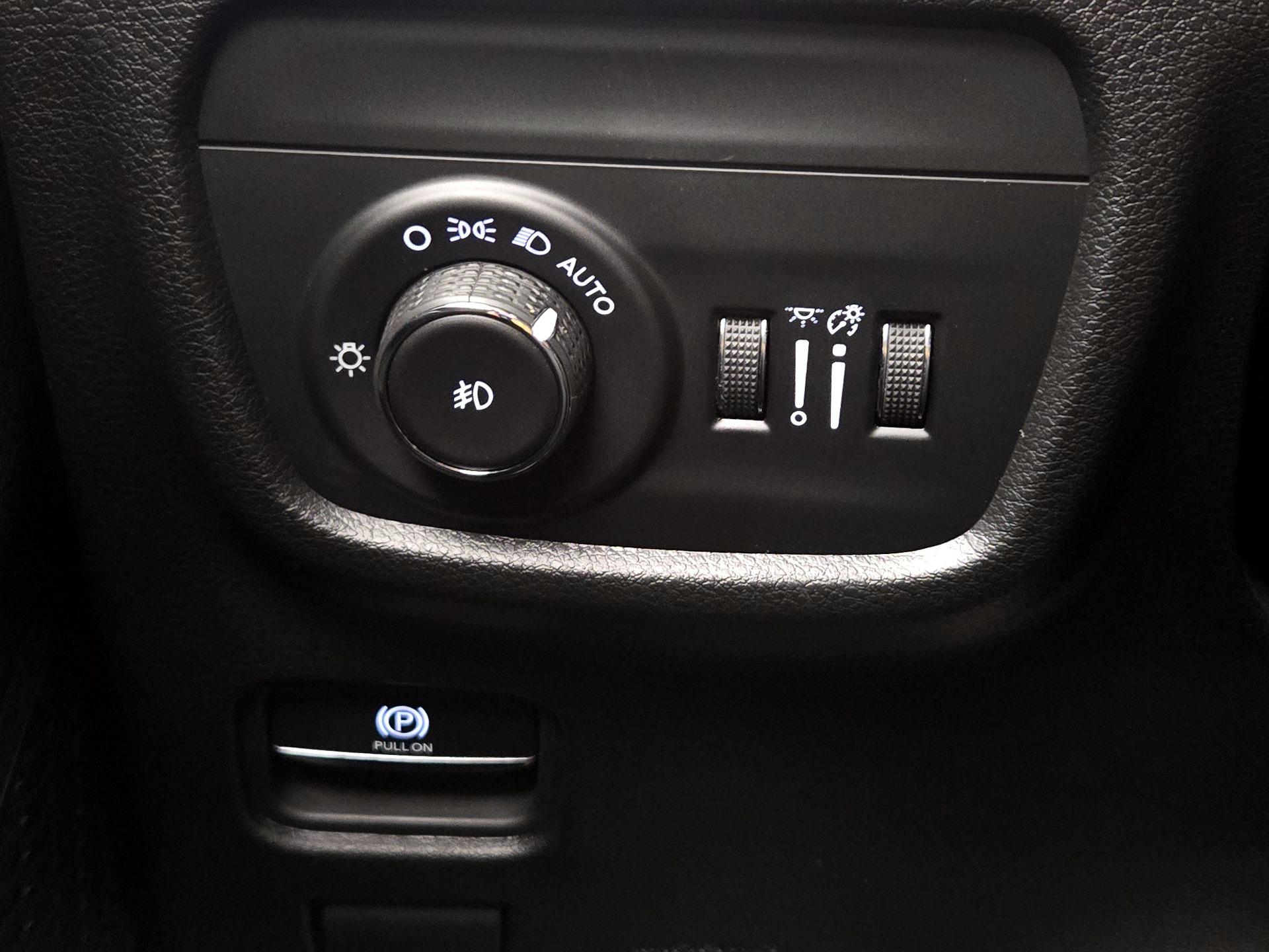 Thumbnail: 2023 Jeep Grand Cherokee - 13