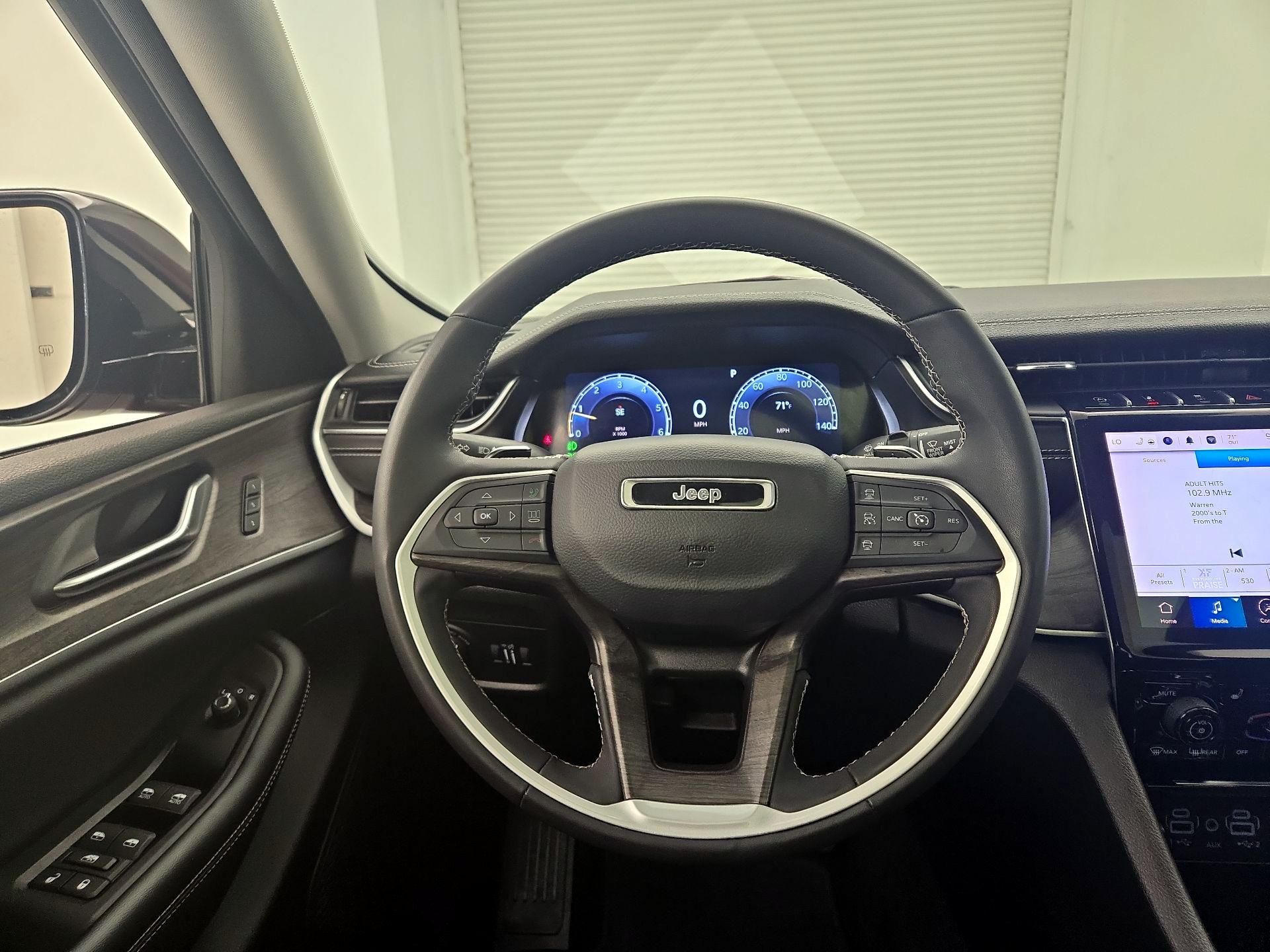 Thumbnail: 2023 Jeep Grand Cherokee - 10