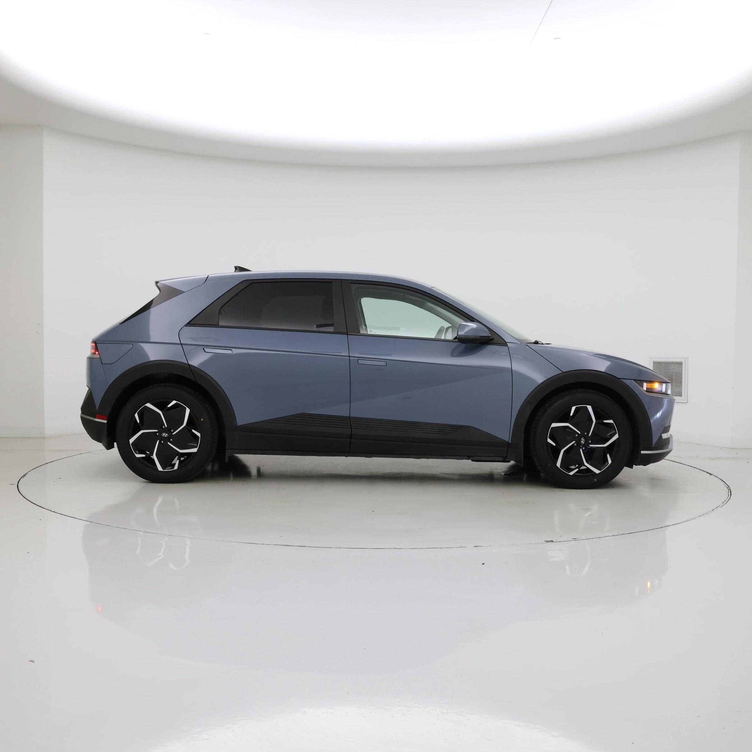 Thumbnail: 2023 Hyundai Ioniq 5 - 7