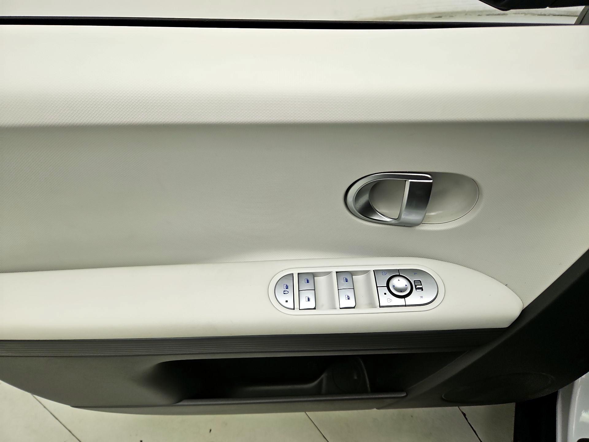 Thumbnail: 2024 Hyundai Ioniq 5 - 12