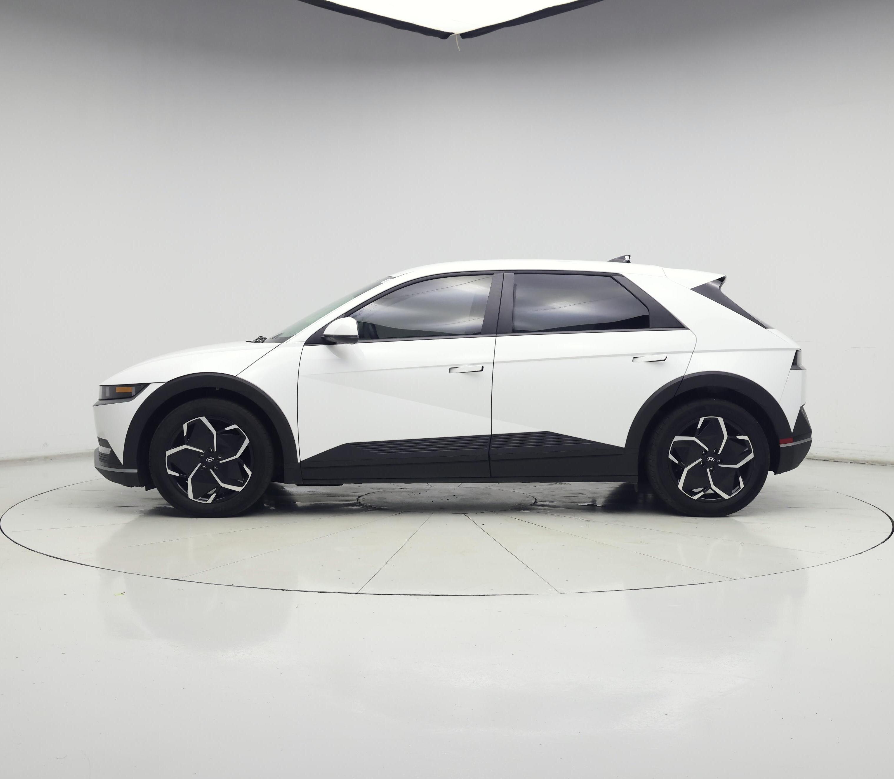 Thumbnail: 2024 Hyundai Ioniq 5 - 3