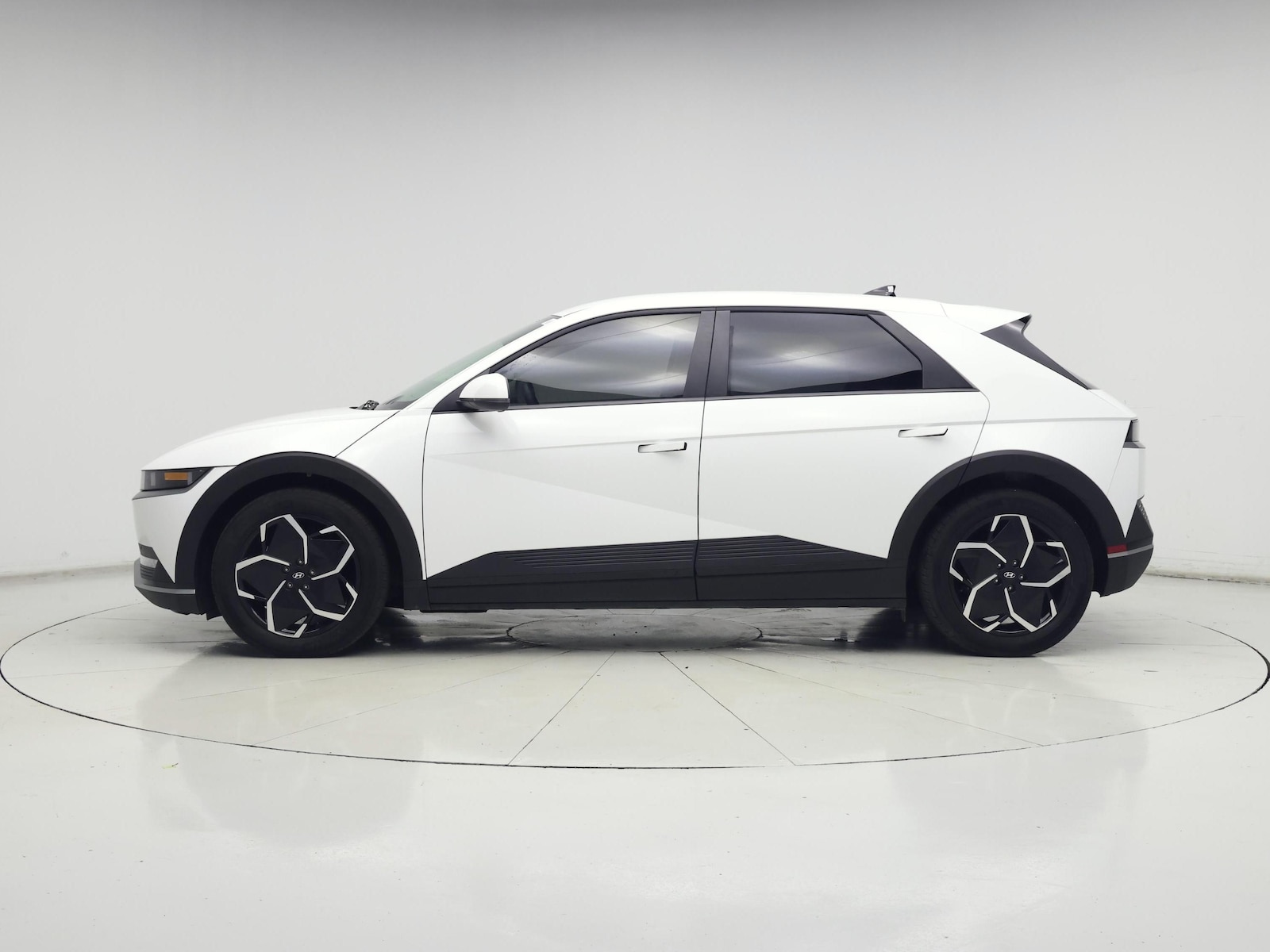 2024 Hyundai IONIQ 5 SEL - Photo 4