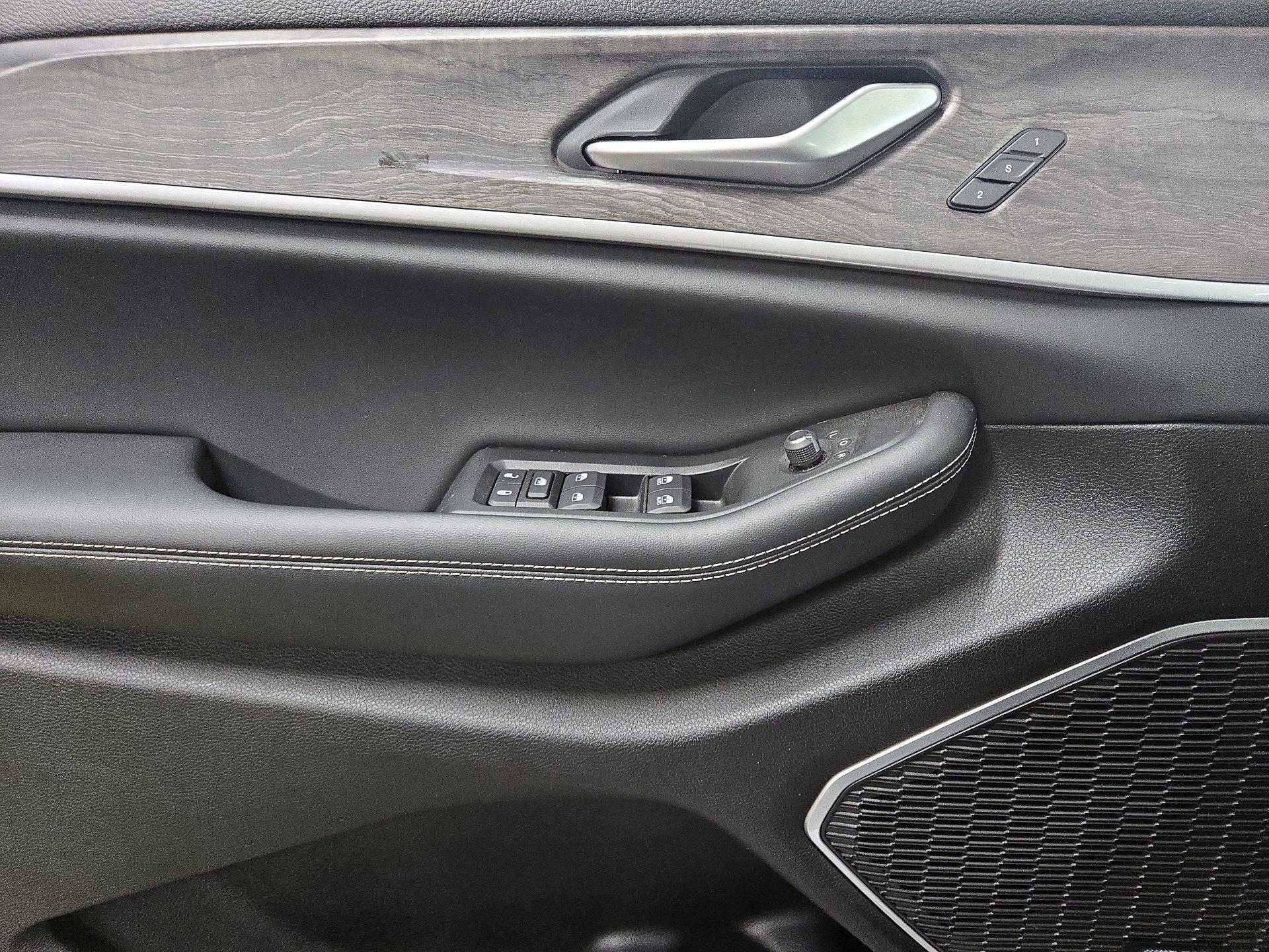 Thumbnail: 2024 Jeep Grand Cherokee - 12