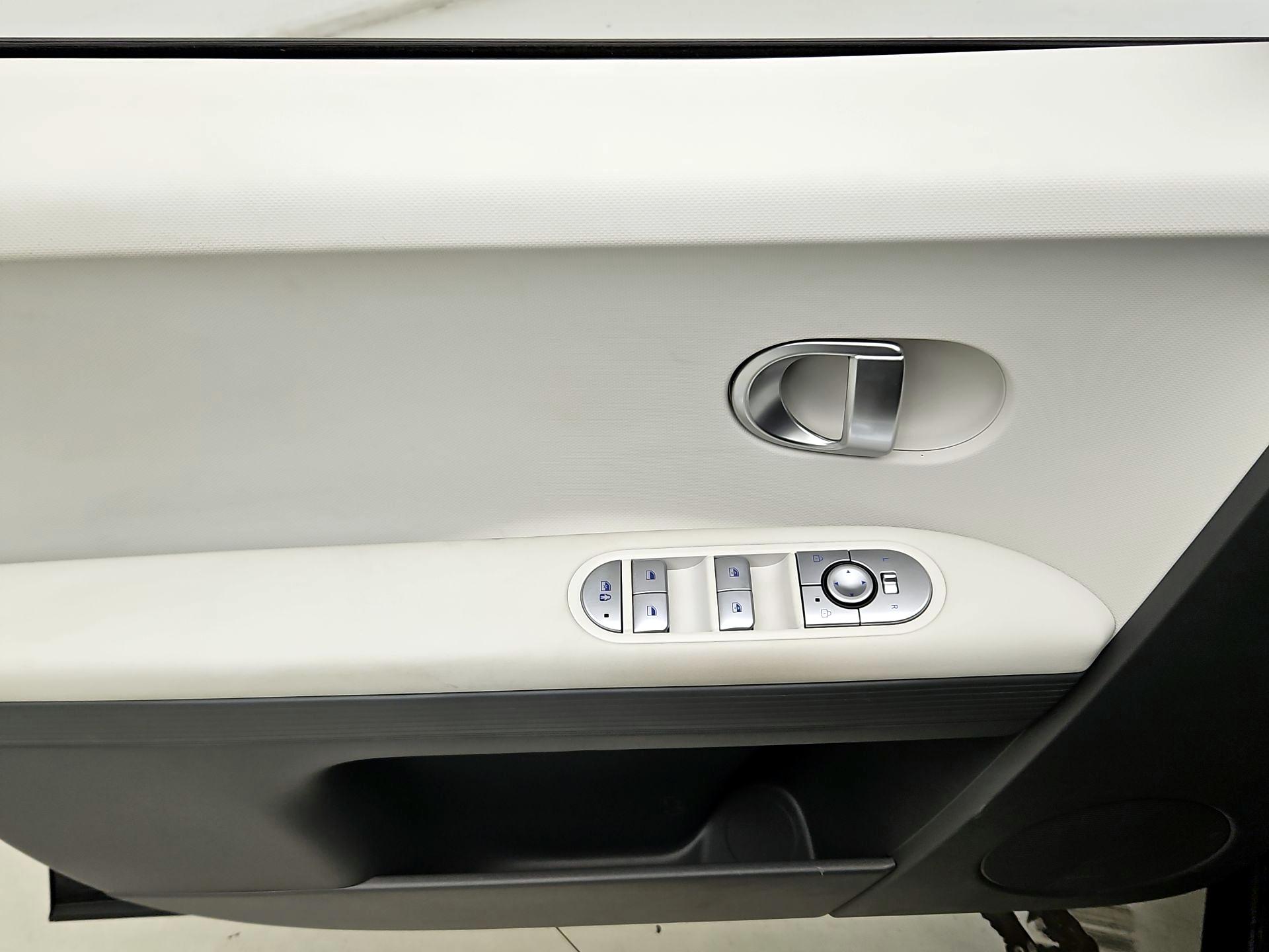 Thumbnail: 2024 Hyundai Ioniq 5 - 12