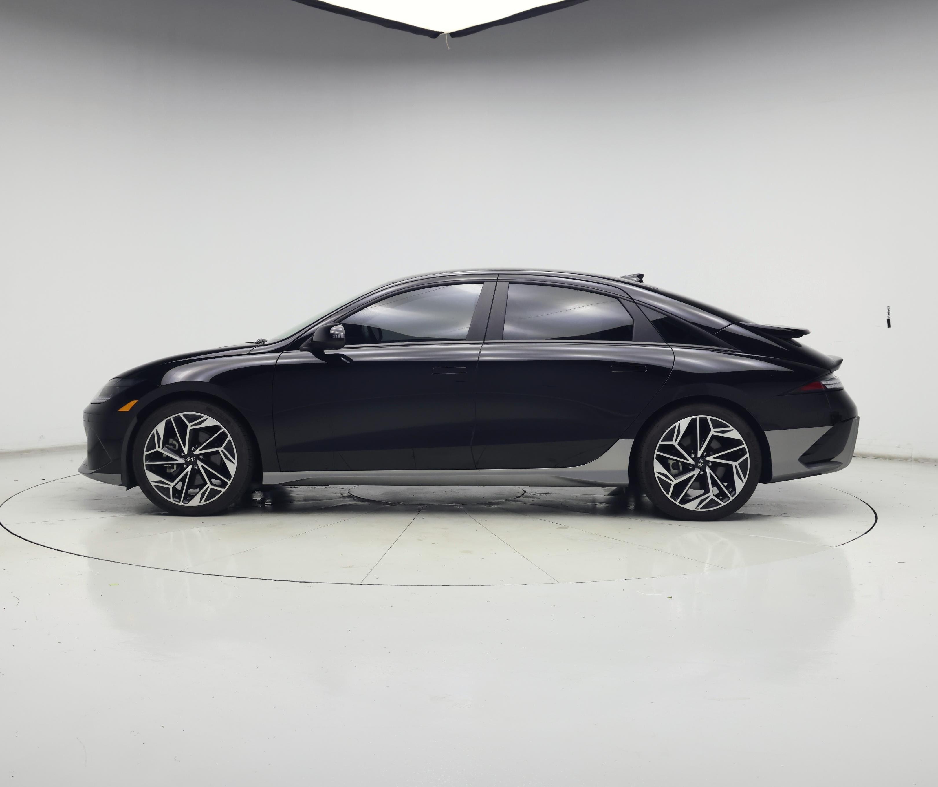 Thumbnail: 2024 Hyundai Ioniq 6 - 3