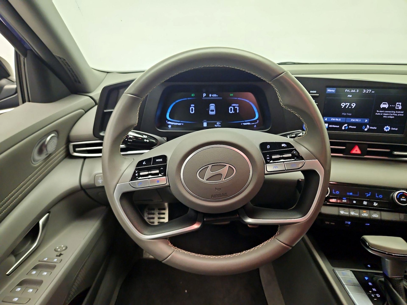 2025 Hyundai Elantra SEL - Photo 11