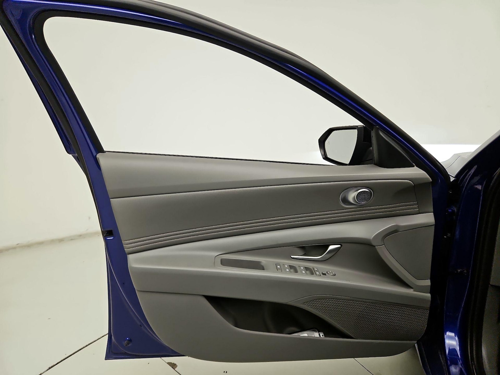2025 Hyundai Elantra SEL - Photo 13