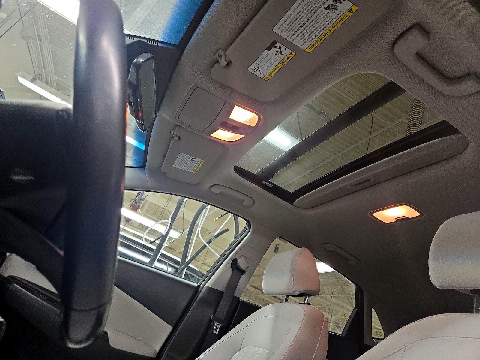Sunroof(s) & Overhead Airbags