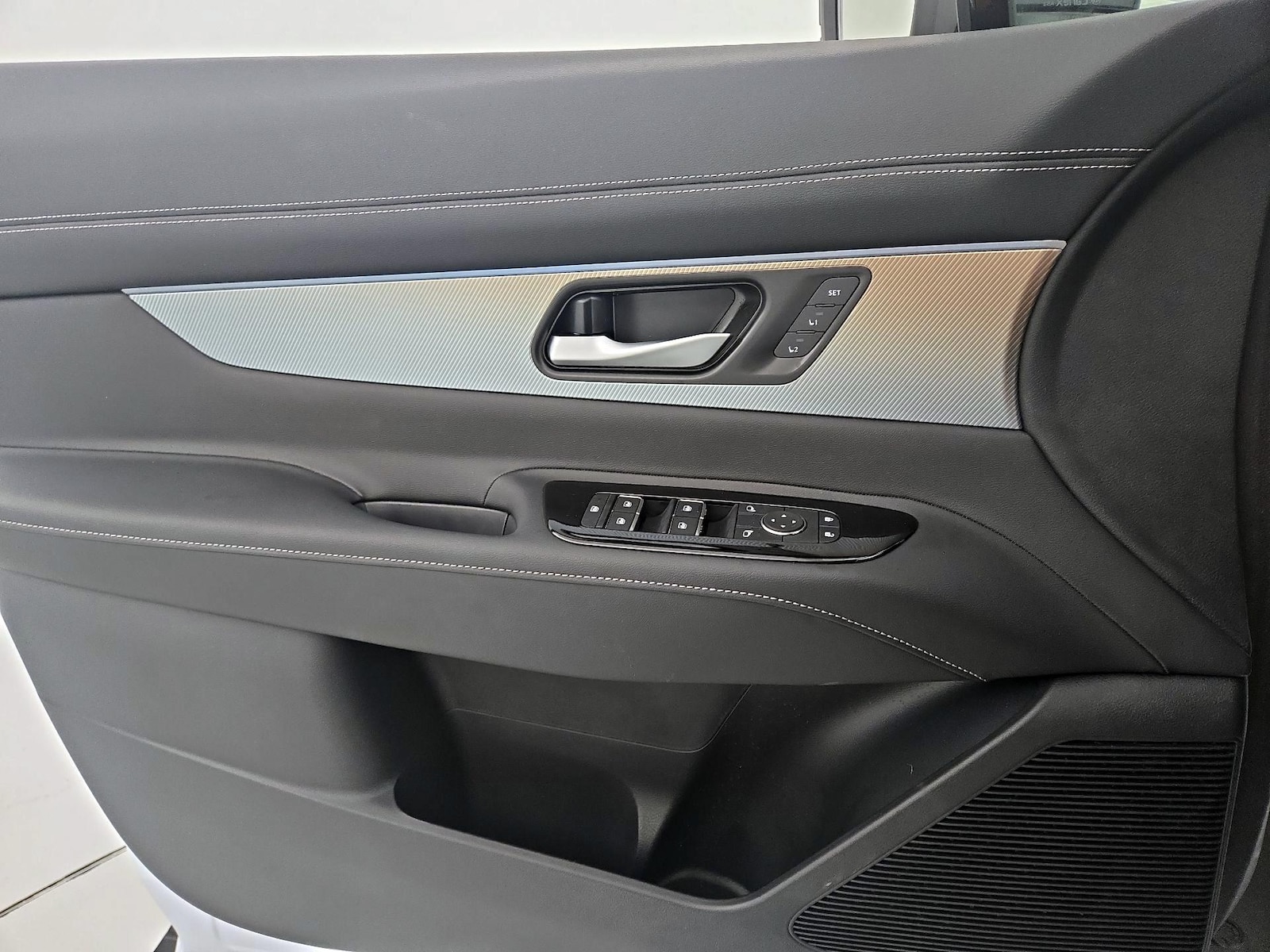 2025 Nissan Murano SL - Photo 13
