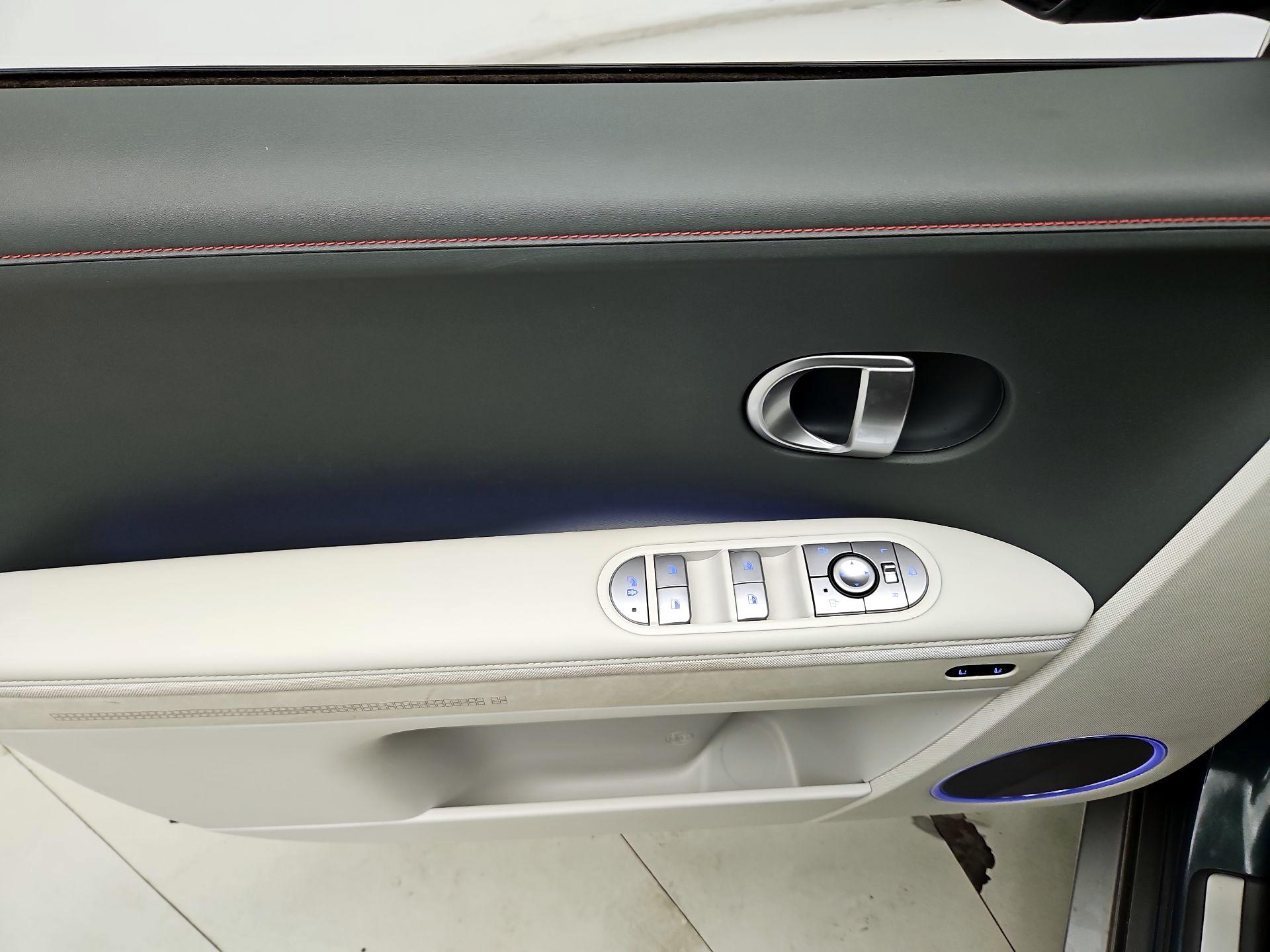 Thumbnail: 2024 Hyundai Ioniq 5 - 12