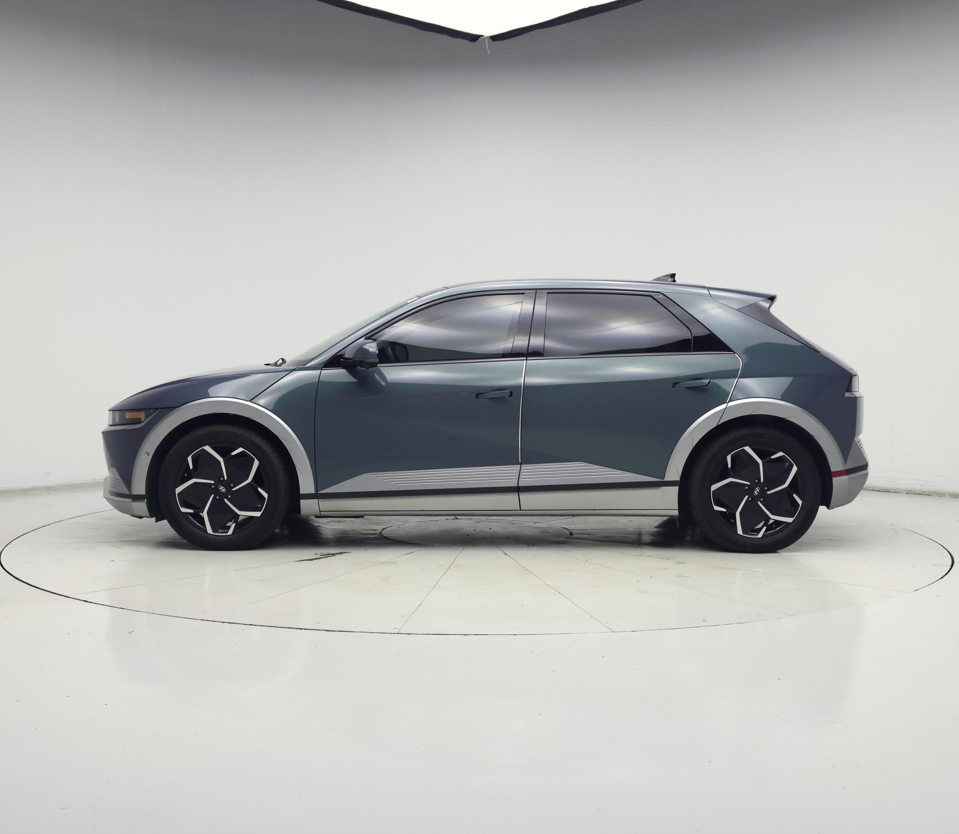 Thumbnail: 2024 Hyundai Ioniq 5 - 3