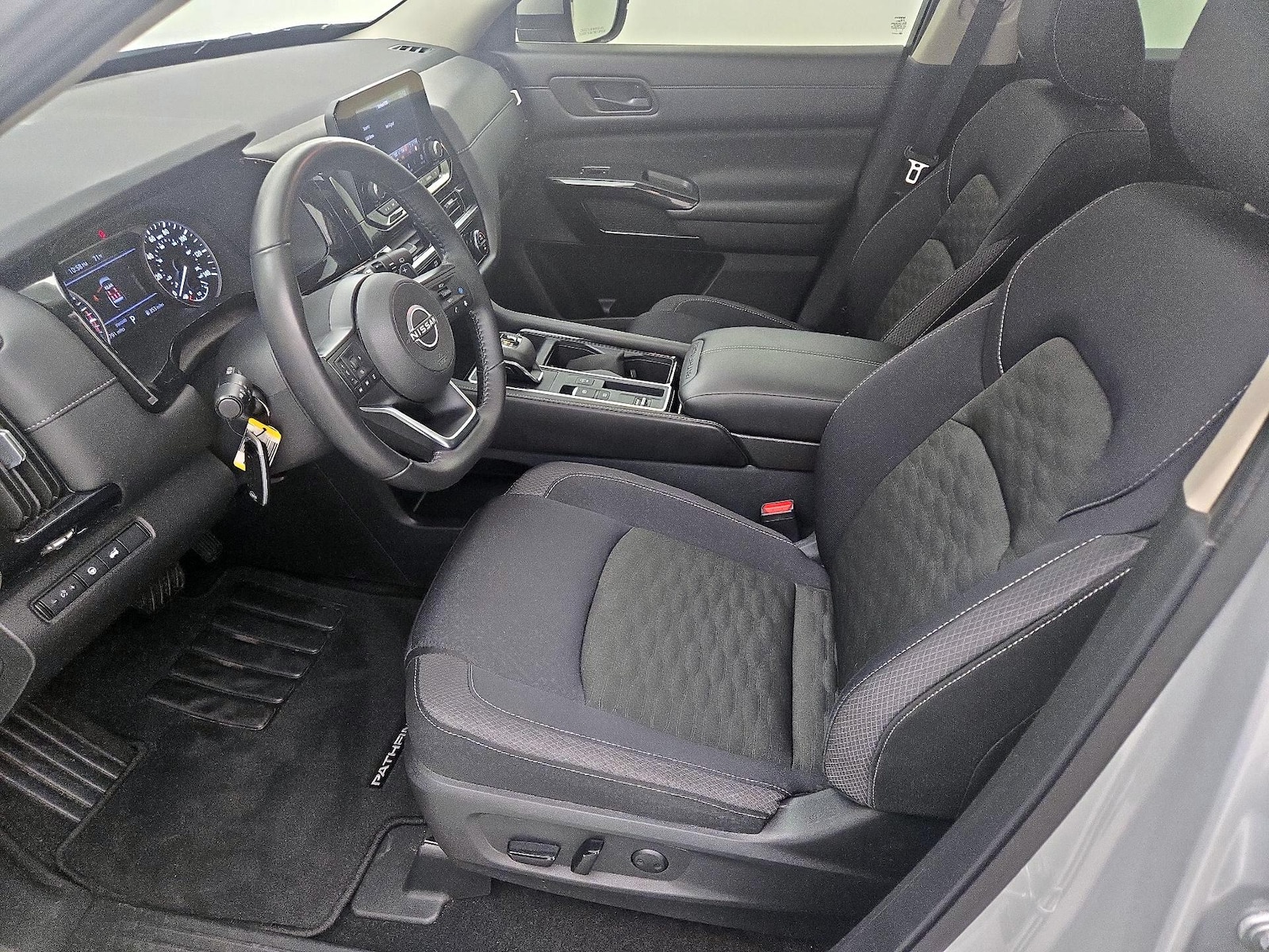 2024 Nissan Pathfinder SV - Photo 12