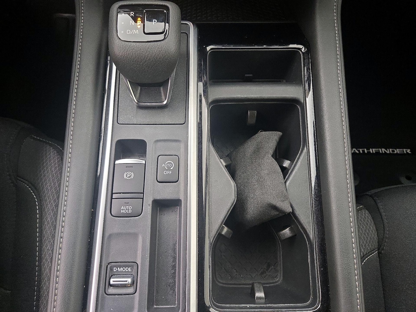2024 Nissan Pathfinder SV - Photo 18