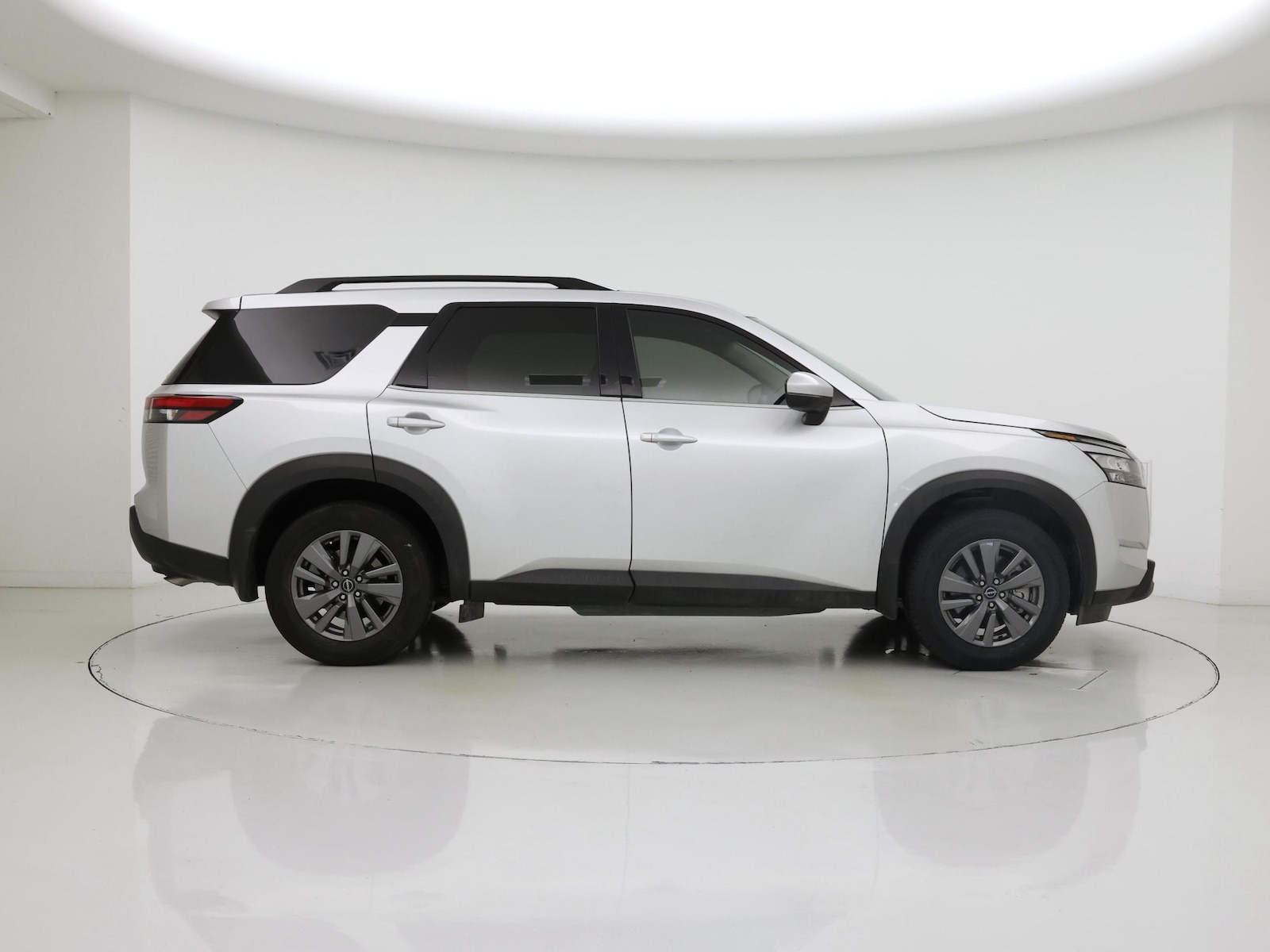 2024 Nissan Pathfinder SV - Photo 8