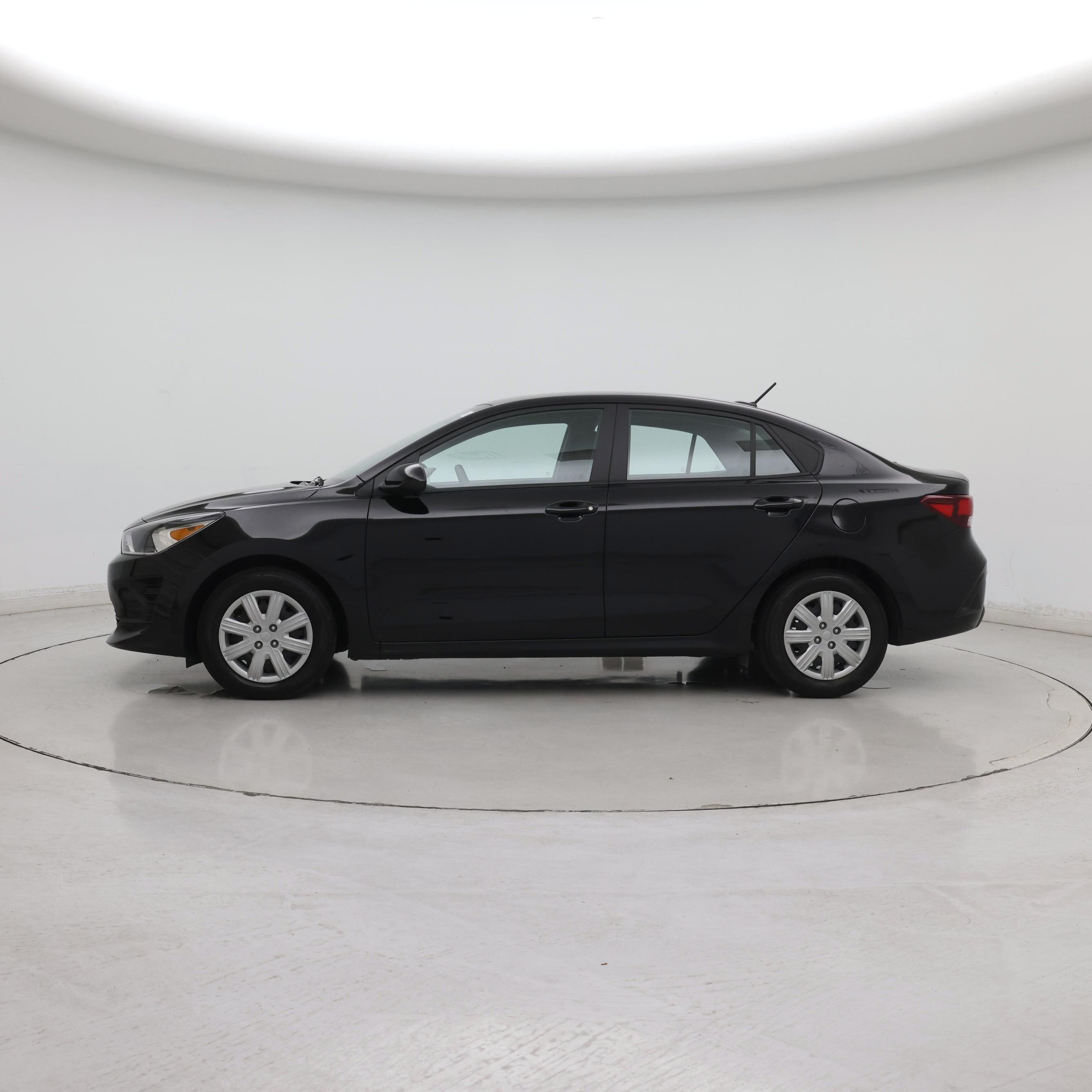 Thumbnail: 2023 Kia Rio - 3