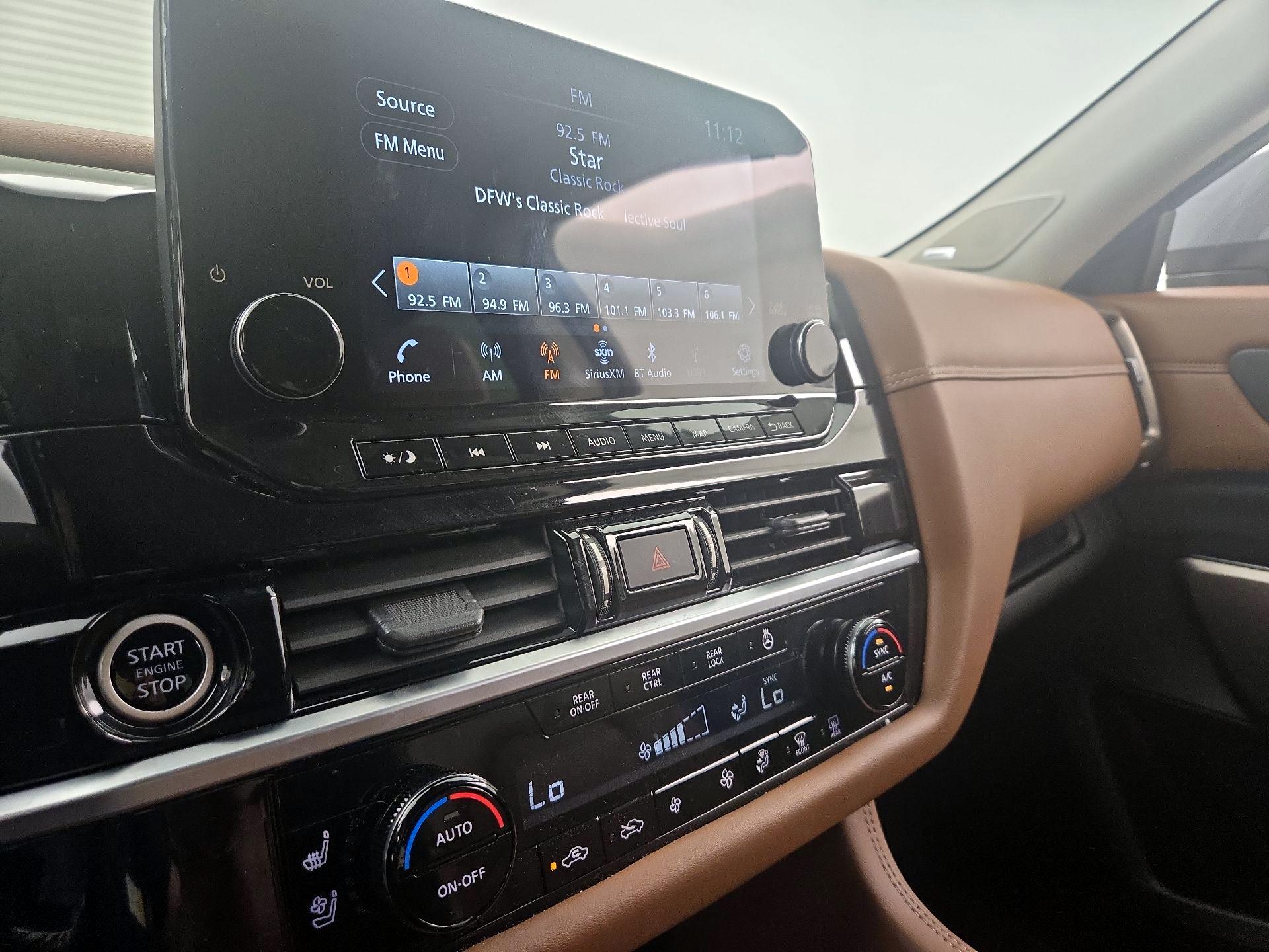 Thumbnail: 2023 Nissan Pathfinder - 17