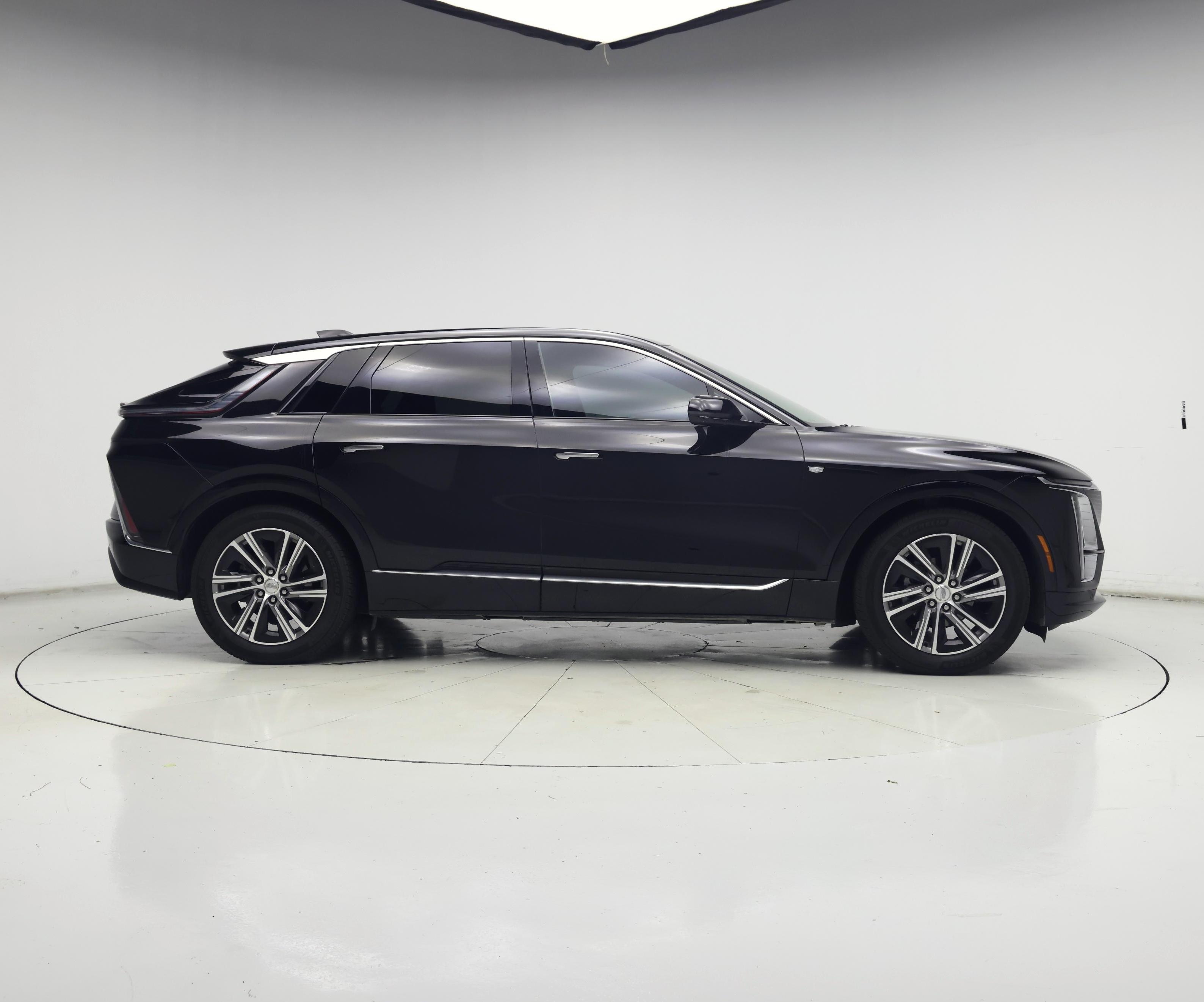 Thumbnail: 2024 Cadillac Lyriq - 7