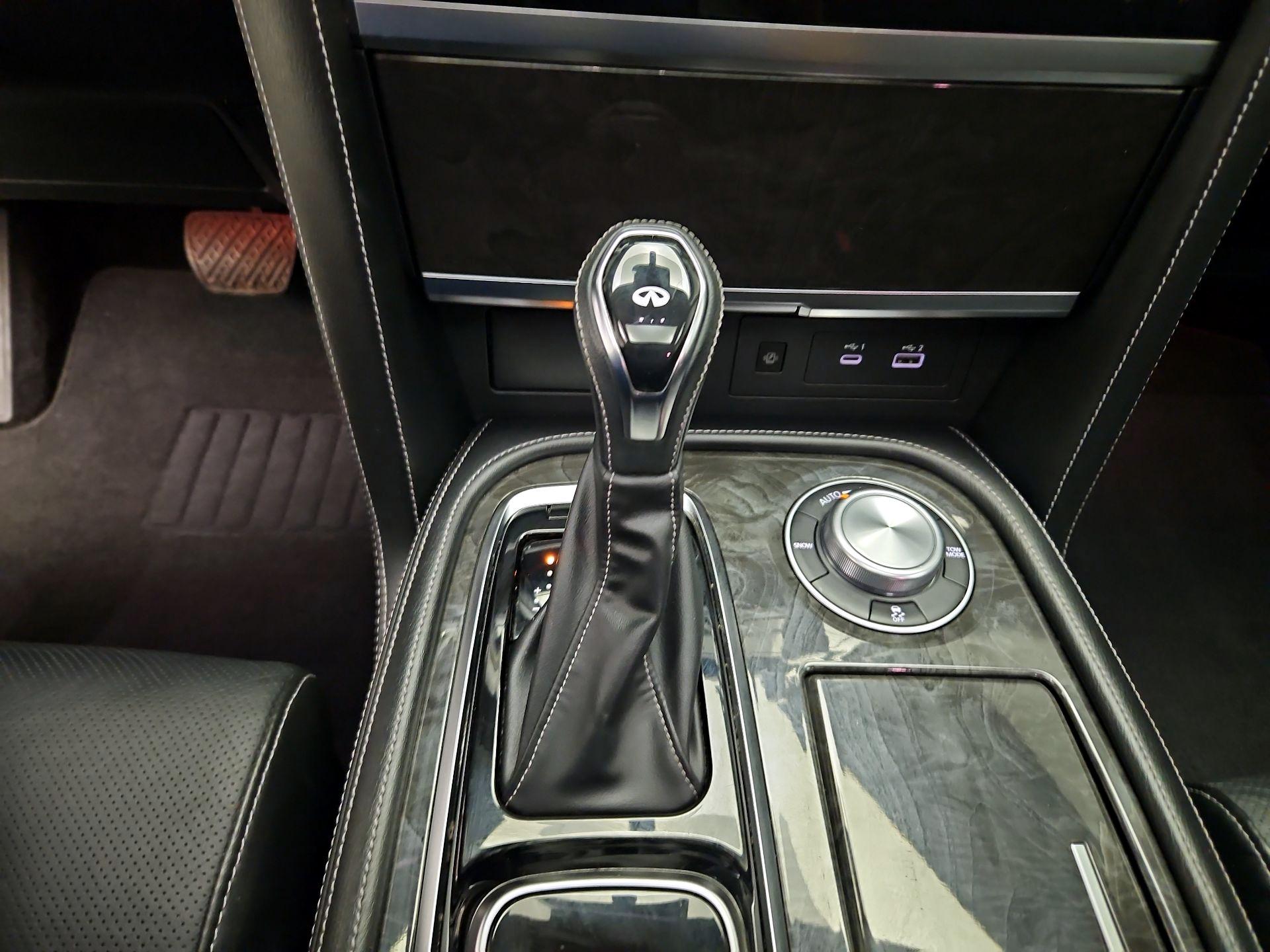 Thumbnail: 2022 INFINITI QX80 - 18