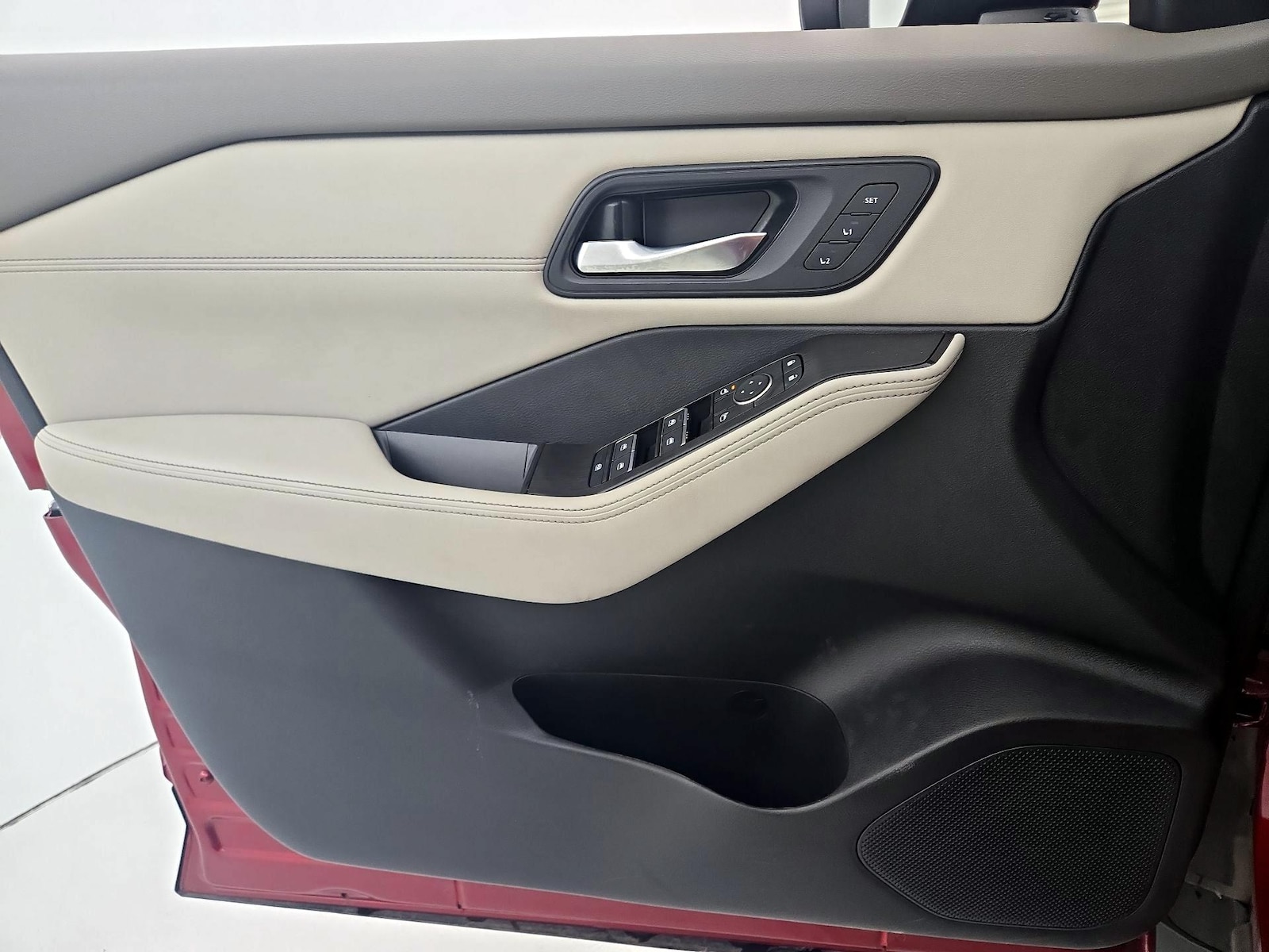 2025 Nissan Rogue SL - Photo 13