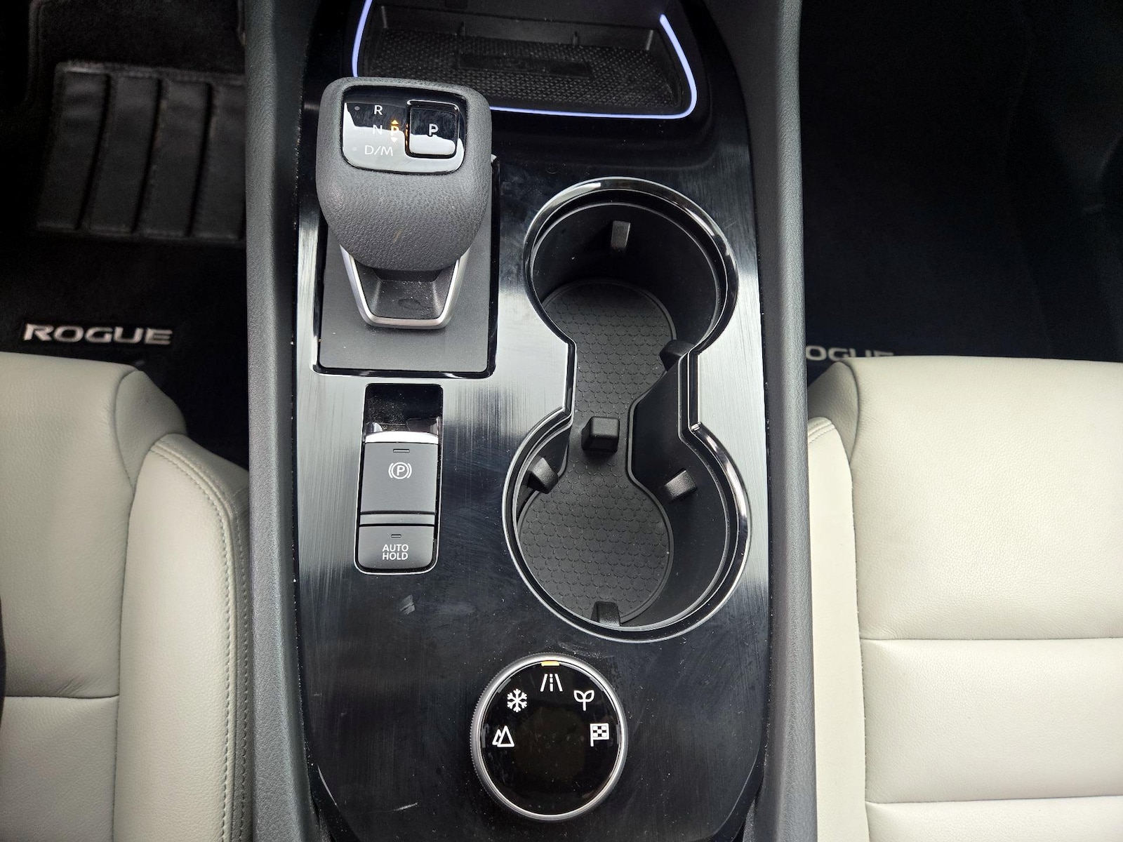 2025 Nissan Rogue SL - Photo 19