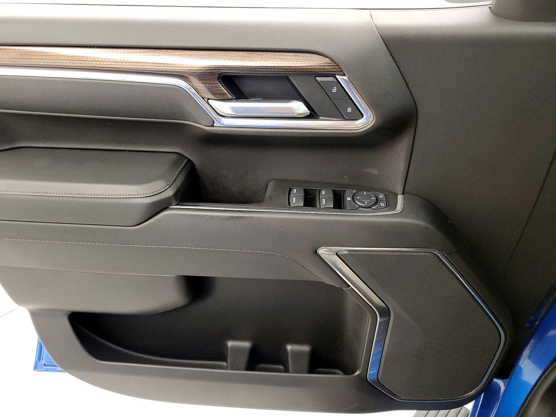 Thumbnail: 2025 Chevrolet Silverado 1500 - 12