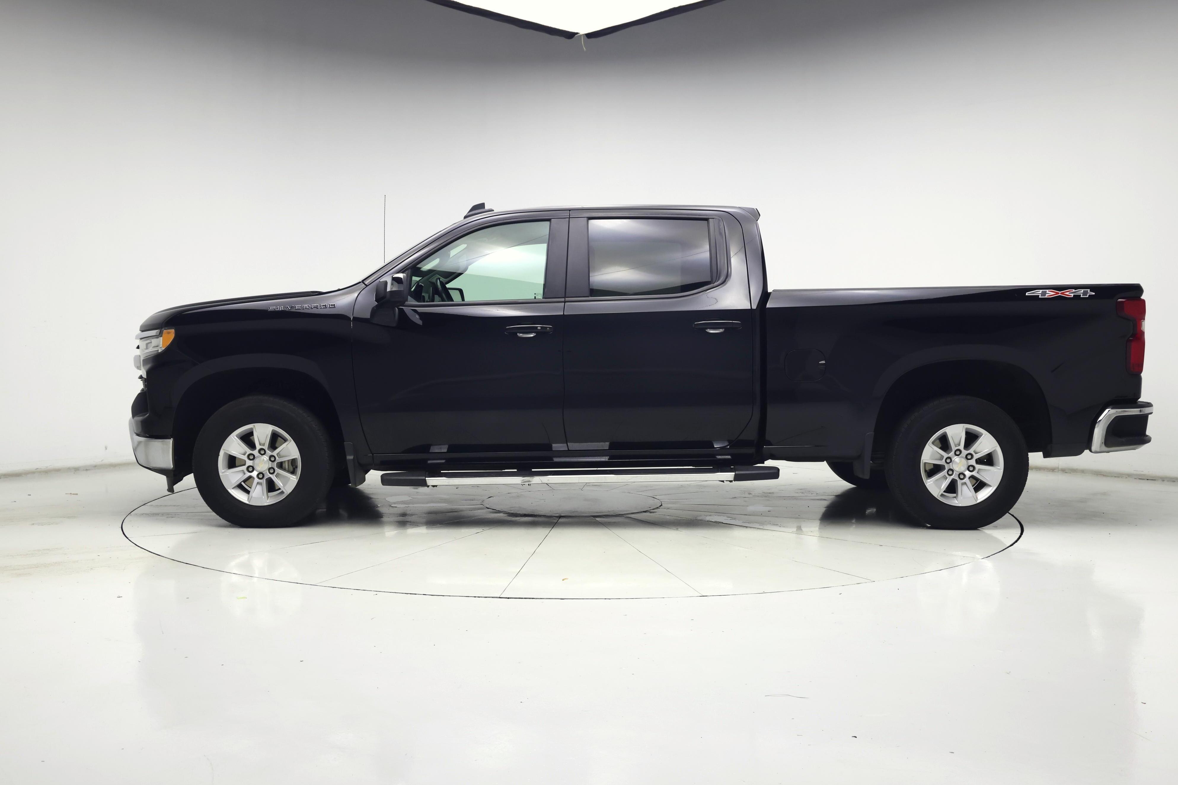 Thumbnail: 2023 Chevrolet Silverado 1500 - 3