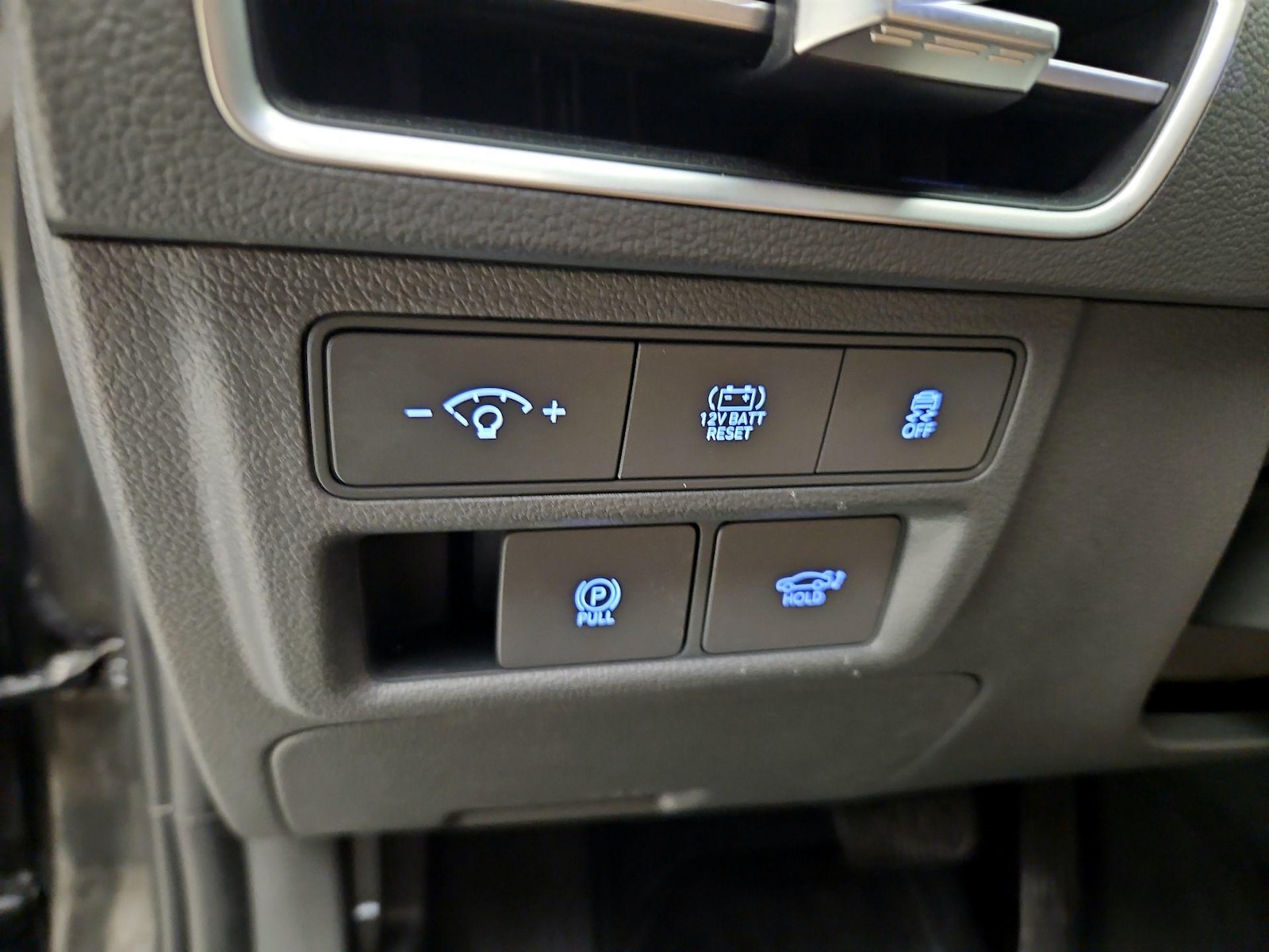 2025 Hyundai Sonata Hybrid Limited - Photo 14