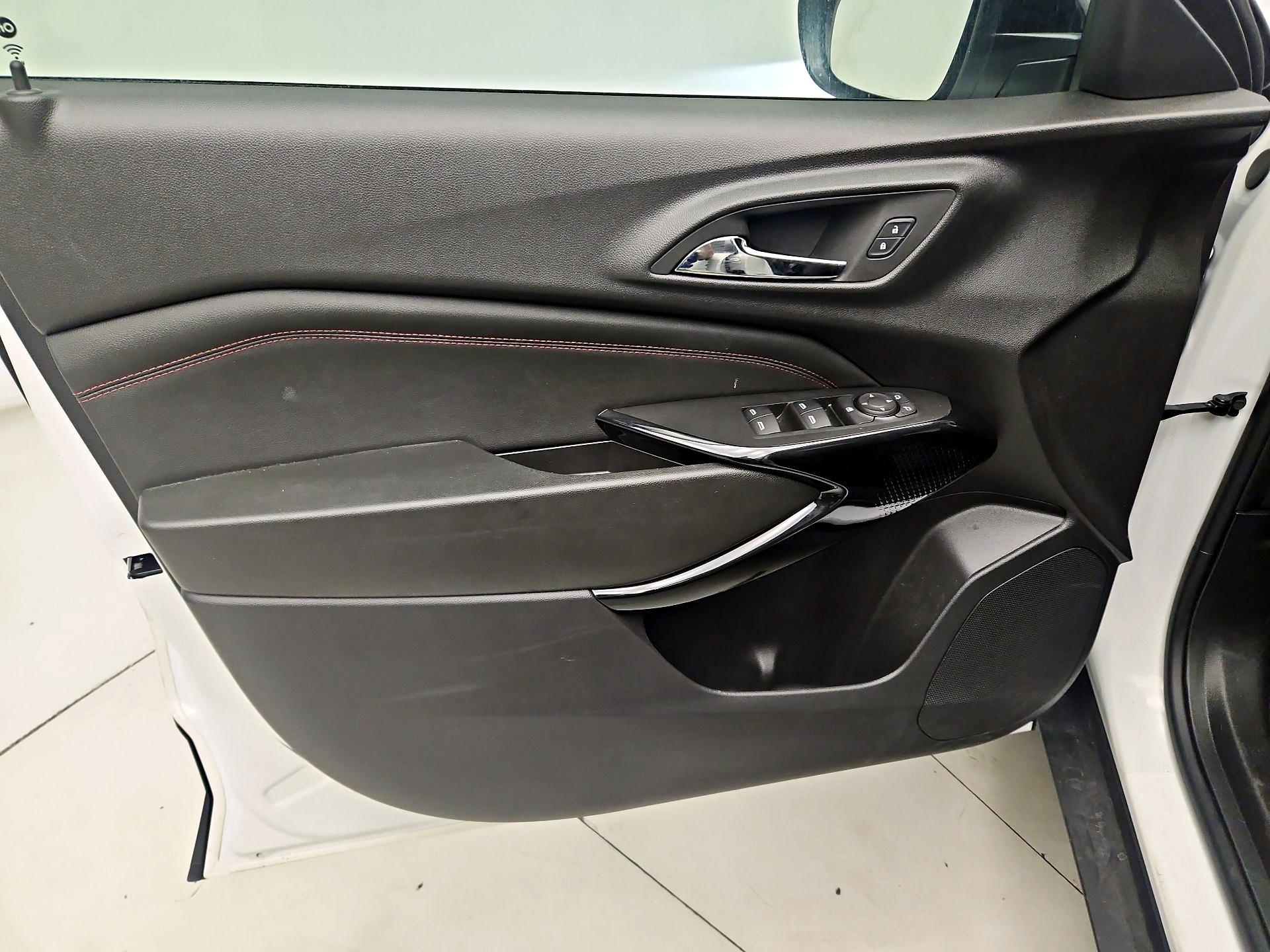 Thumbnail: 2025 Chevrolet Trax - 12