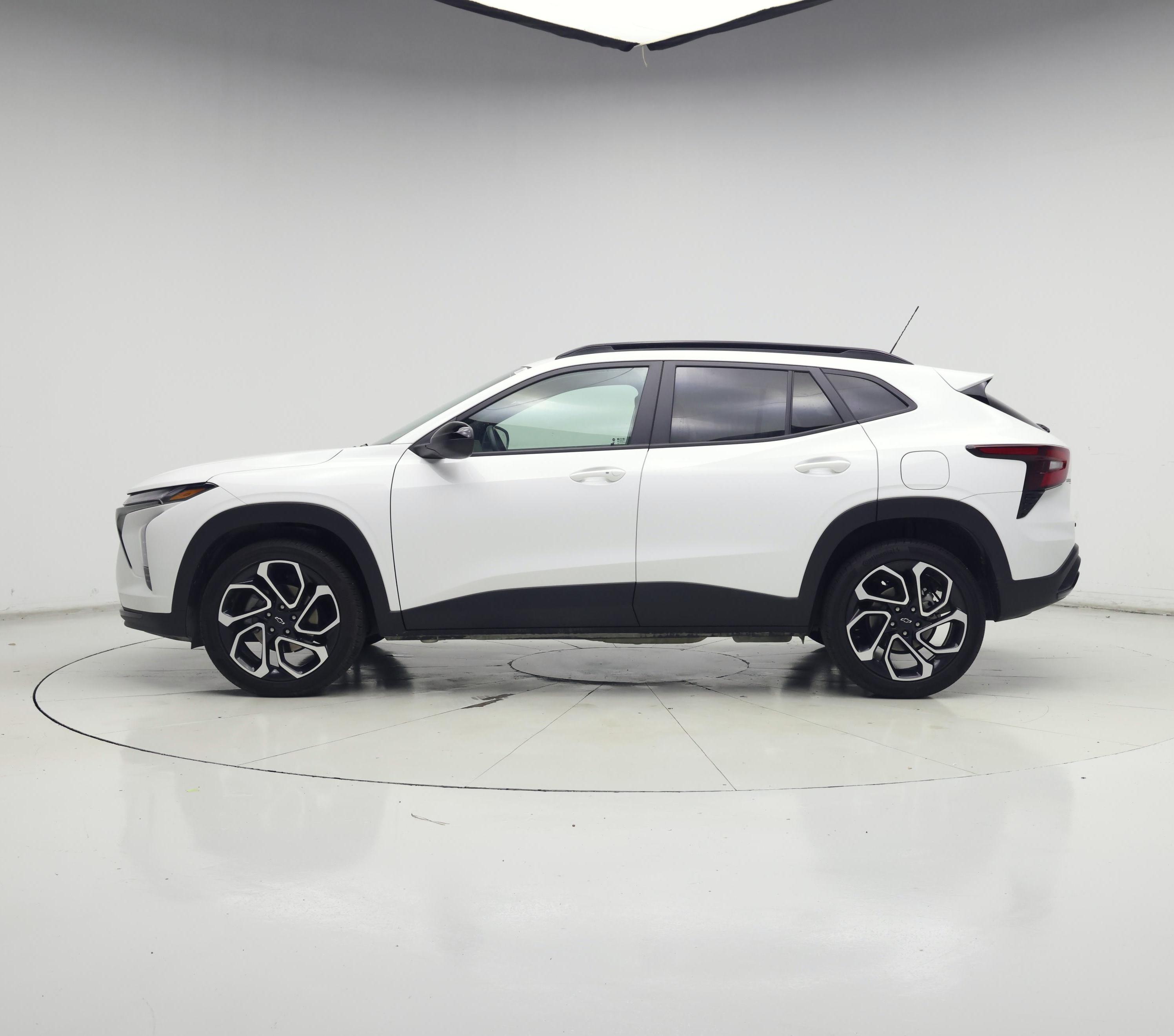 Thumbnail: 2025 Chevrolet Trax - 3