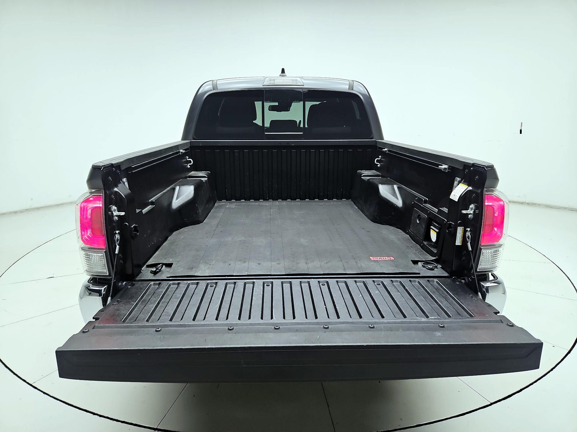 Thumbnail: 2022 Toyota Tacoma - 18