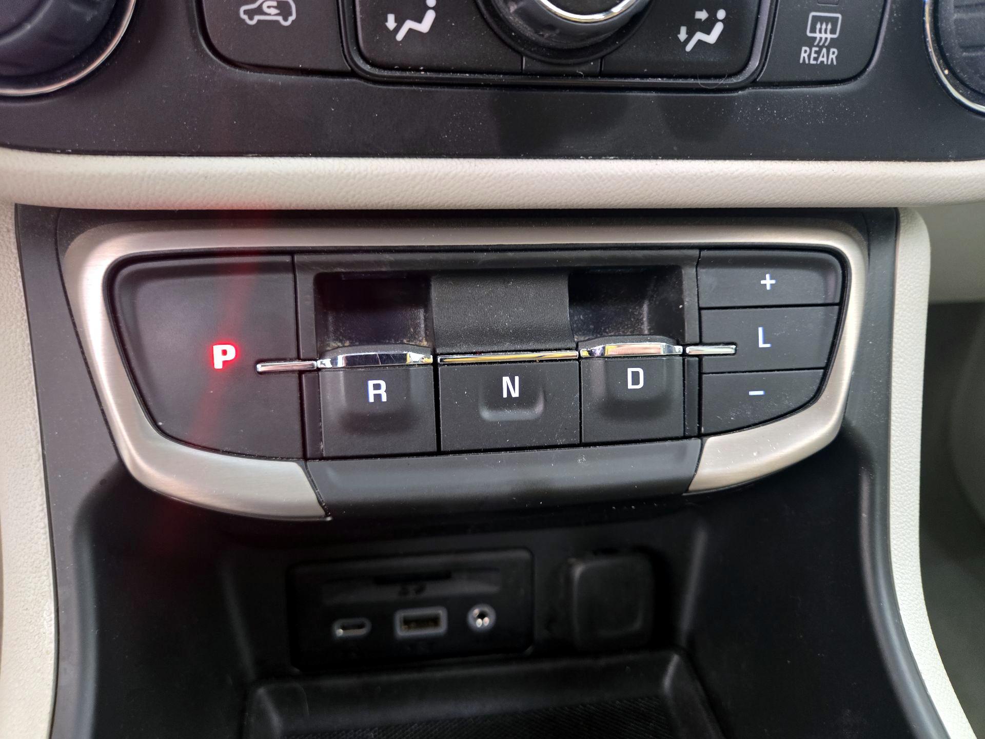 Thumbnail: 2022 GMC Terrain - 18