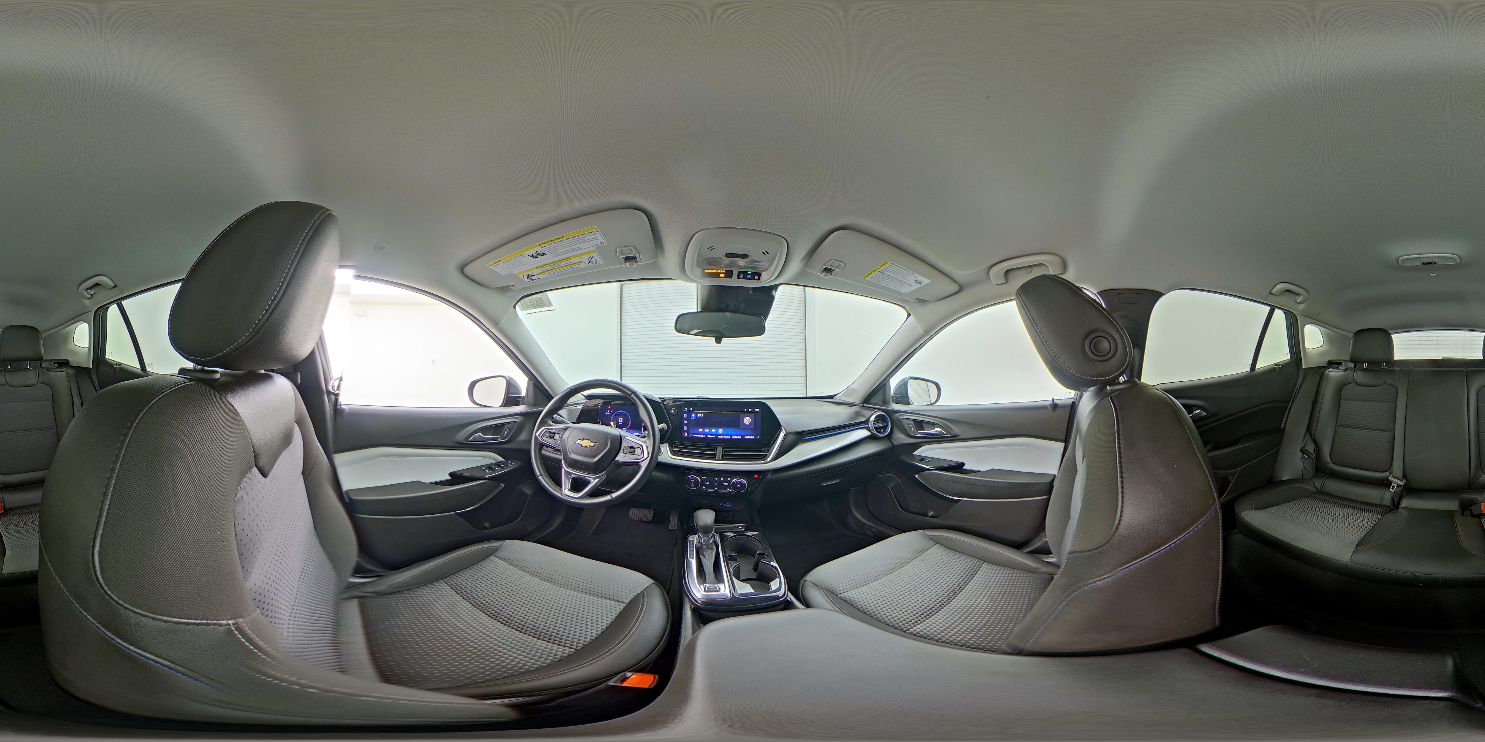 2025 Chevrolet Trax LT - Photo 24
