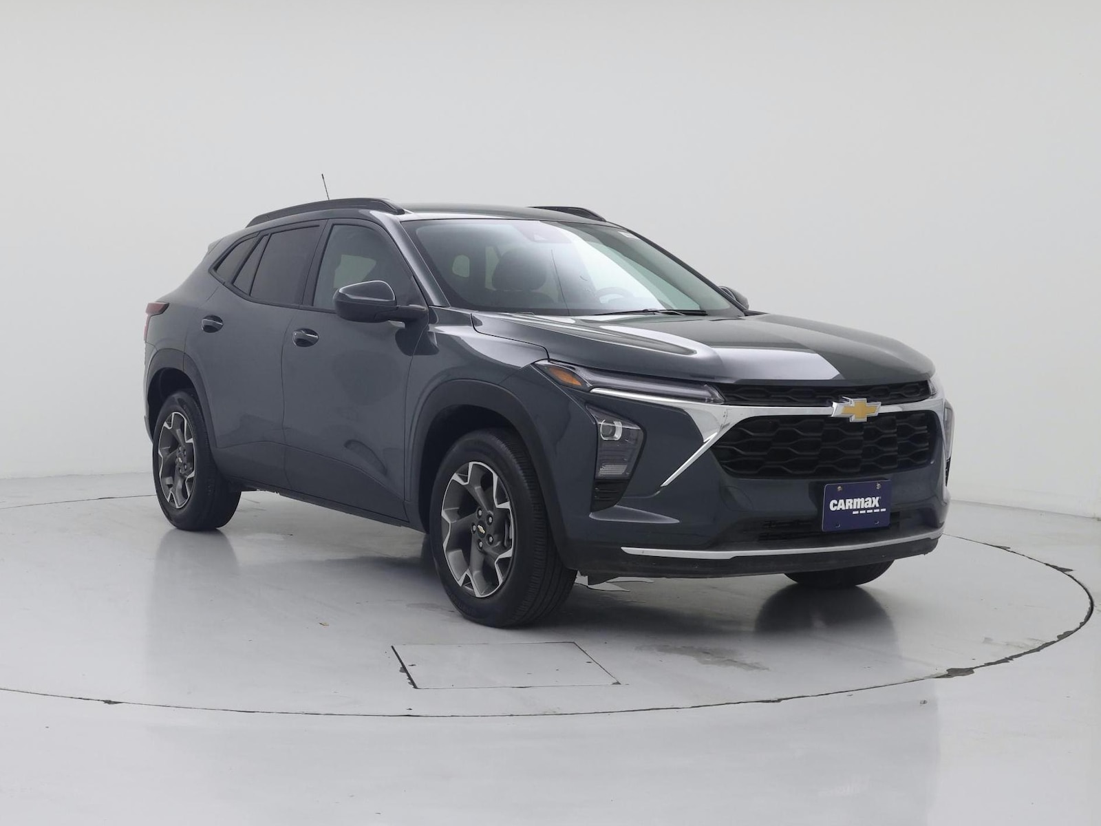 2025 Chevrolet Trax LT - Photo 2