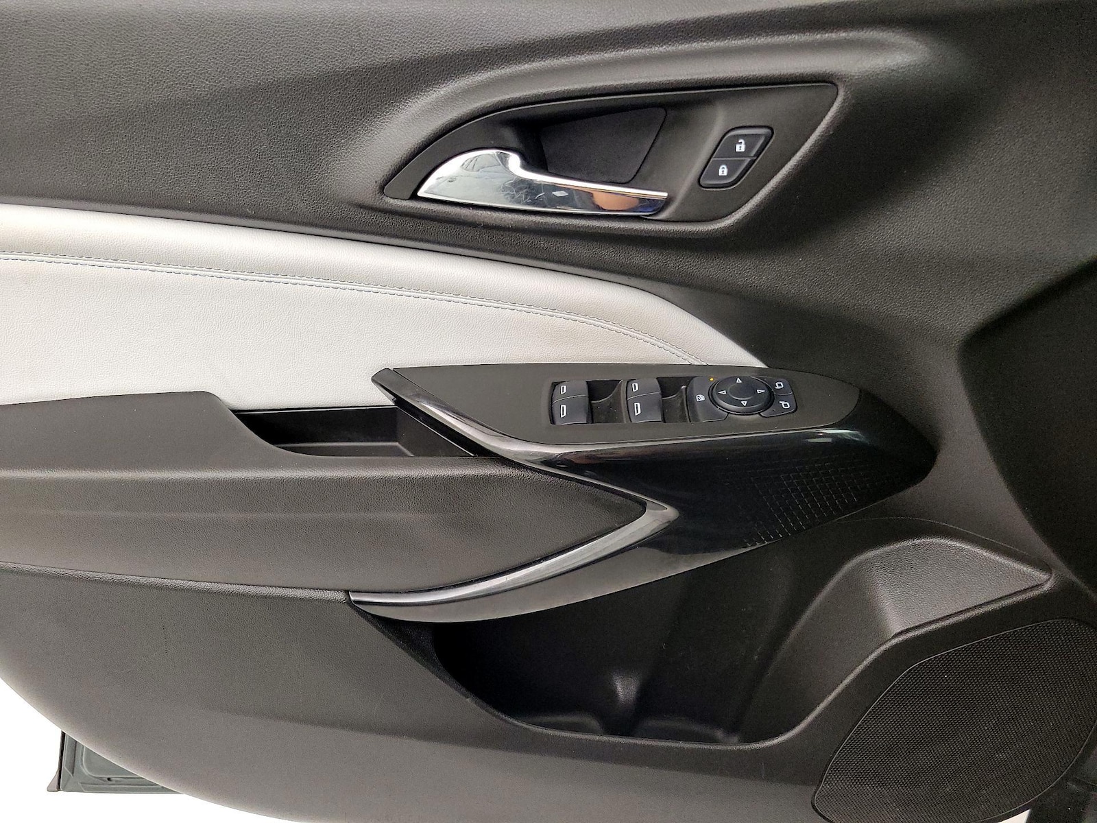 2025 Chevrolet Trax LT - Photo 13
