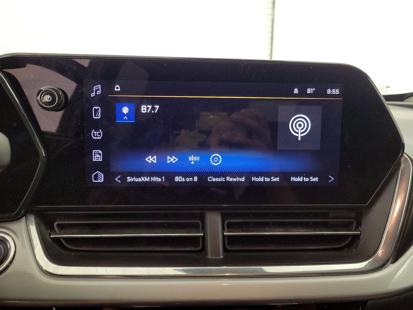 2025 Chevrolet Trax LT - Photo 16