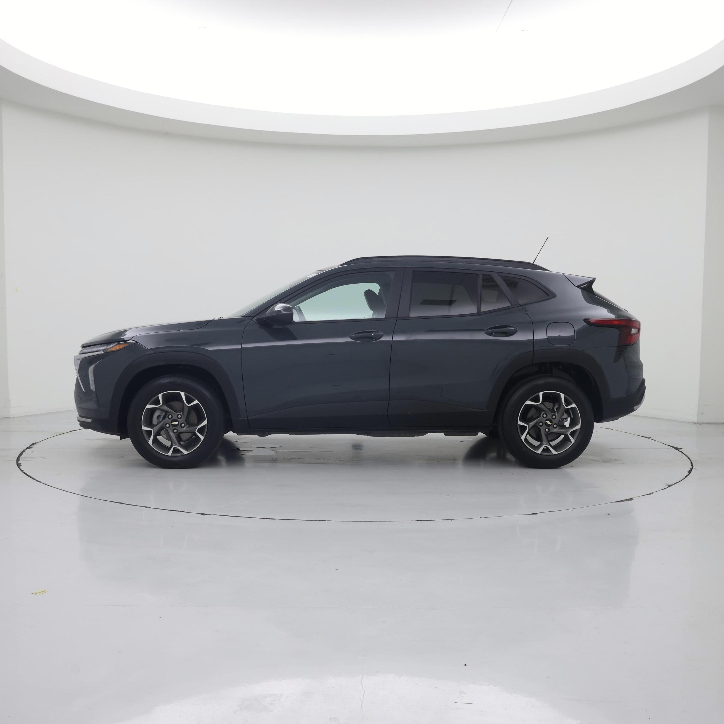 Thumbnail: 2025 Chevrolet Trax - 3