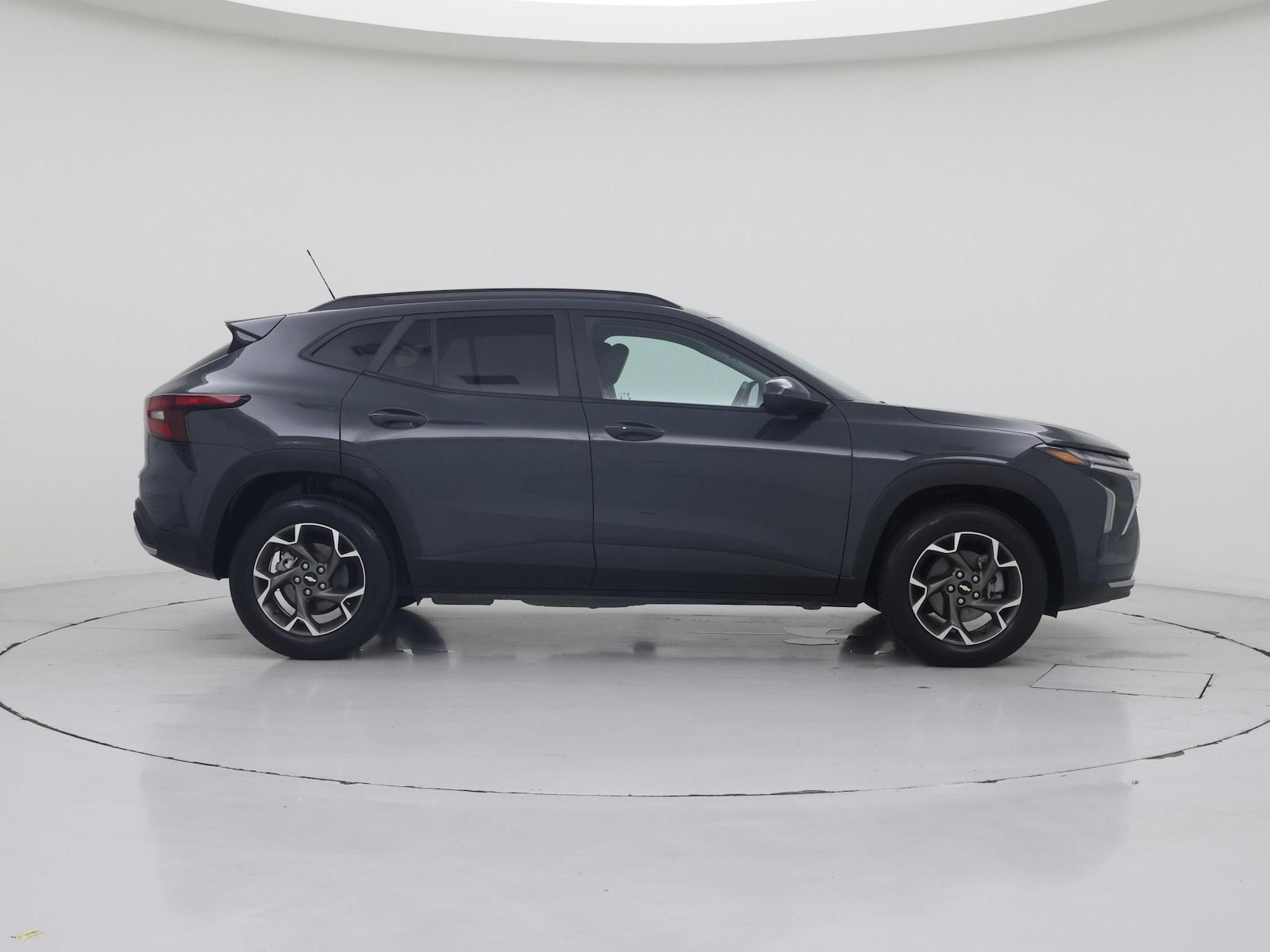 2025 Chevrolet Trax LT - Photo 8