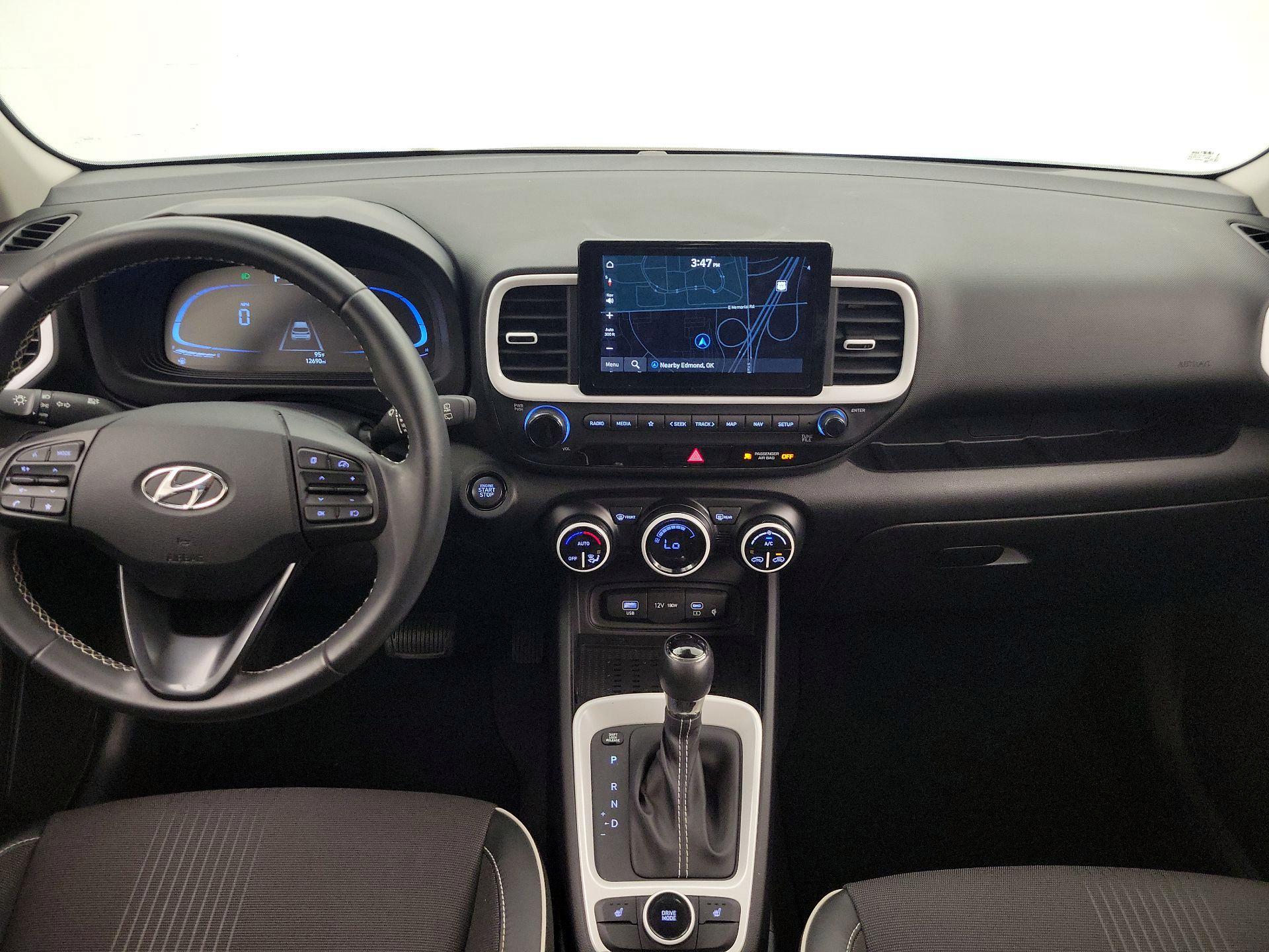 Thumbnail: 2023 Hyundai Venue - 9